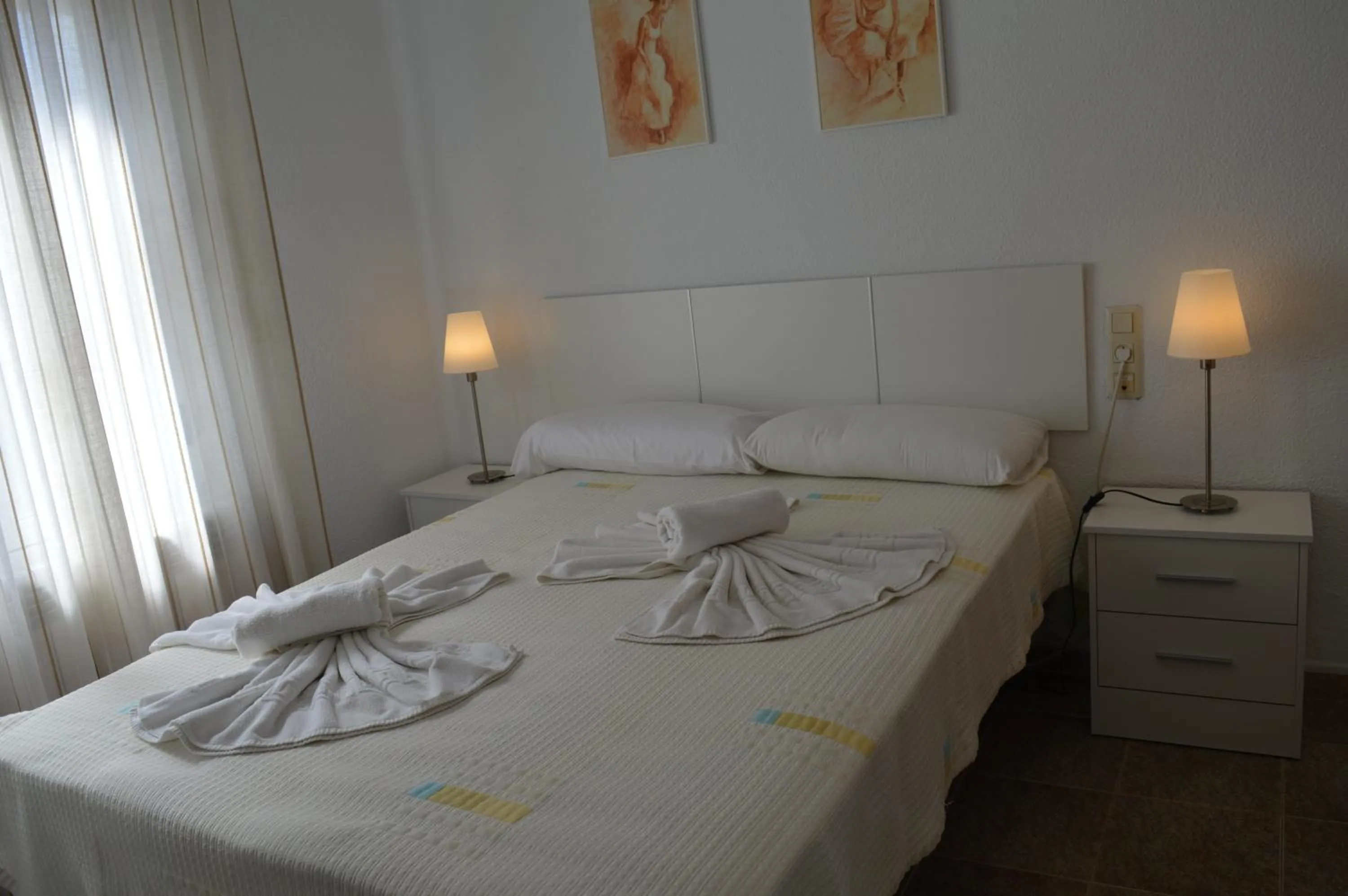 Photo of the whole room, Bed in Nuevo Hotel Capitolio