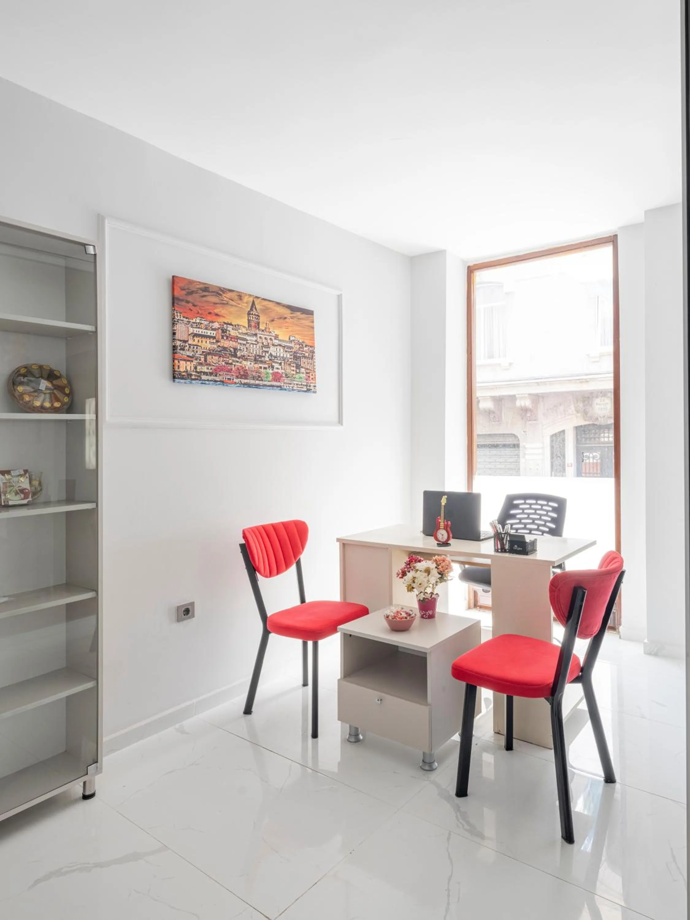 Lobby or reception in The Red Tent Suite 23