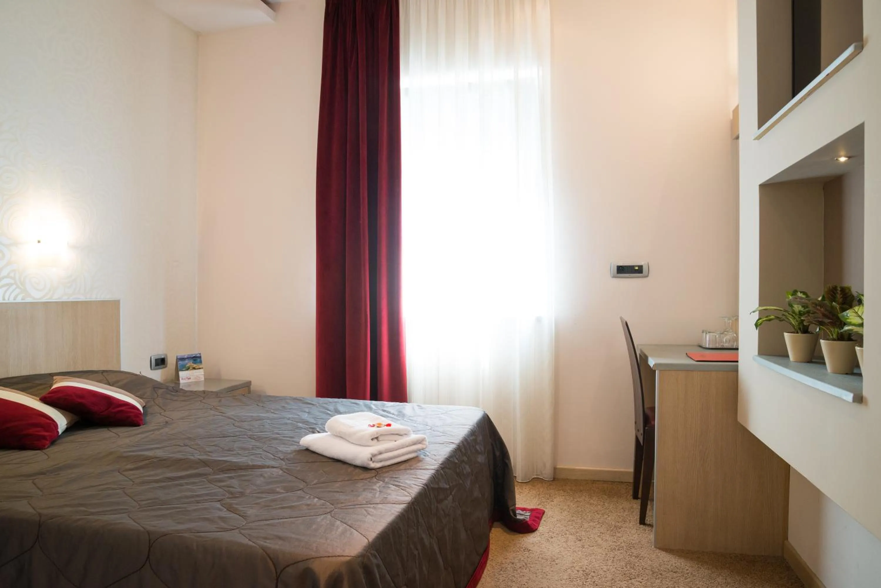 Photo of the whole room, Bed in Garni Hotel Vigor - EV station