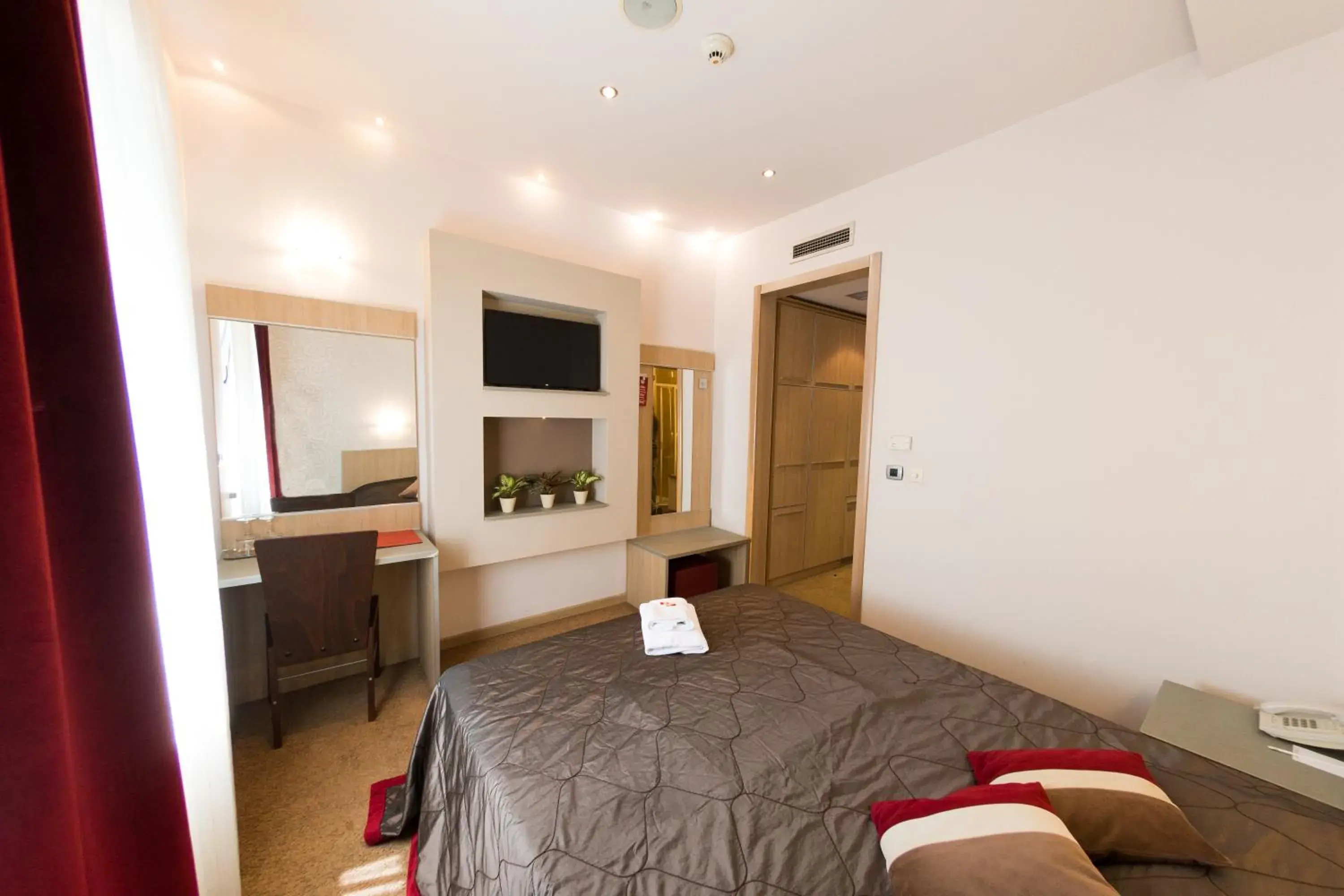 Single Room - single occupancy in Garni Hotel Vigor - EV station Single Room - single occupancy in Garni Hotel Vigor - EV station