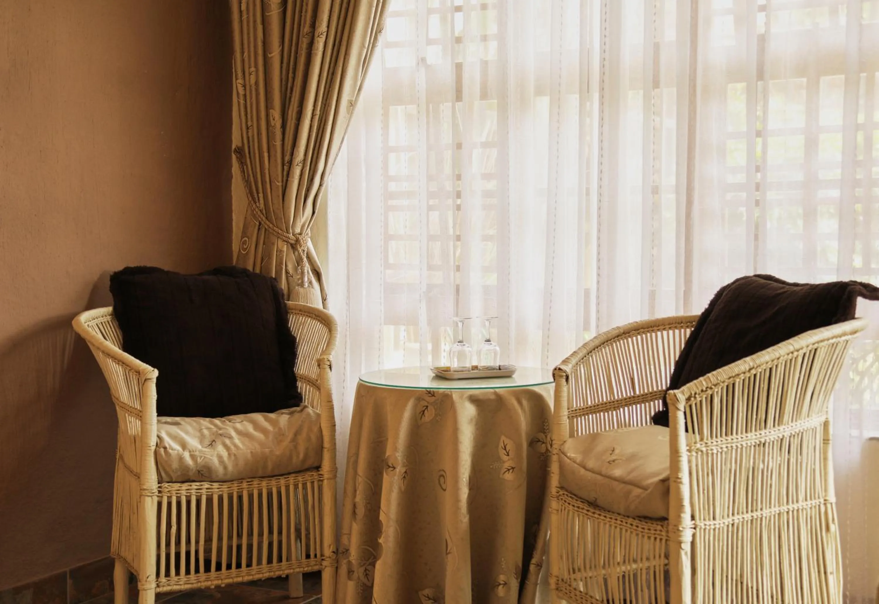 Seating area in Villa Ticino Guest House