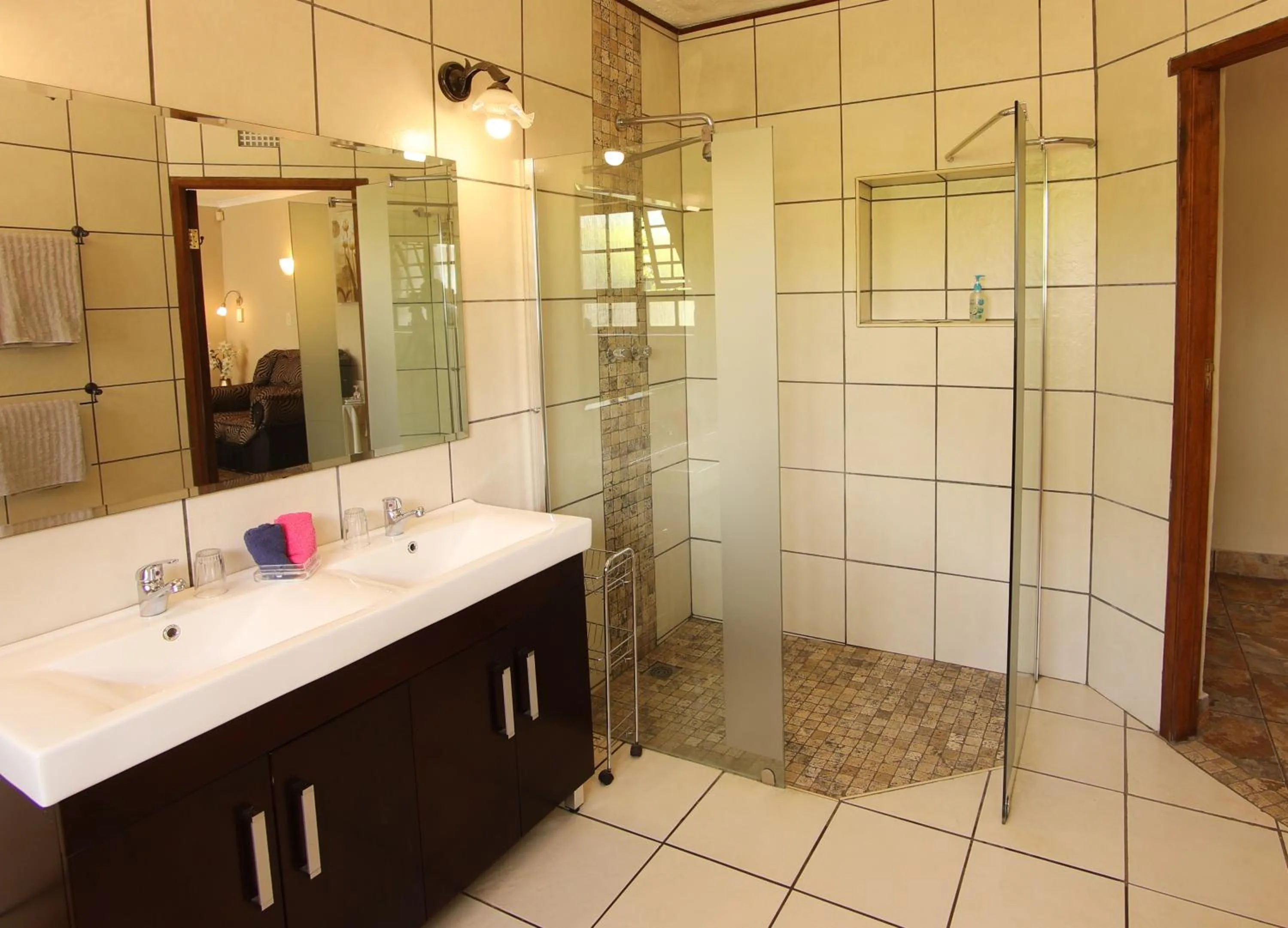 Shower in Villa Ticino Guest House