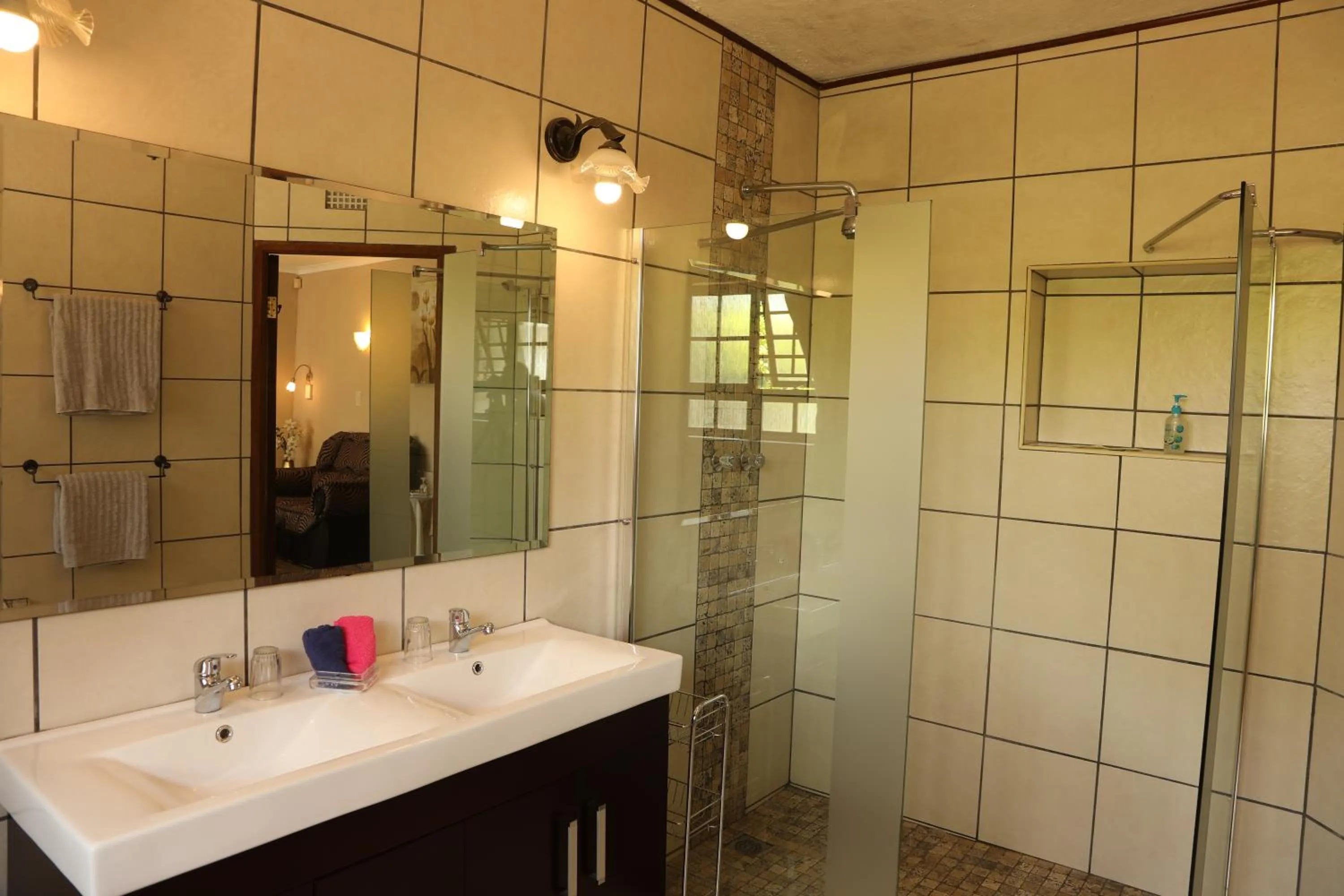 Shower in Villa Ticino Guest House