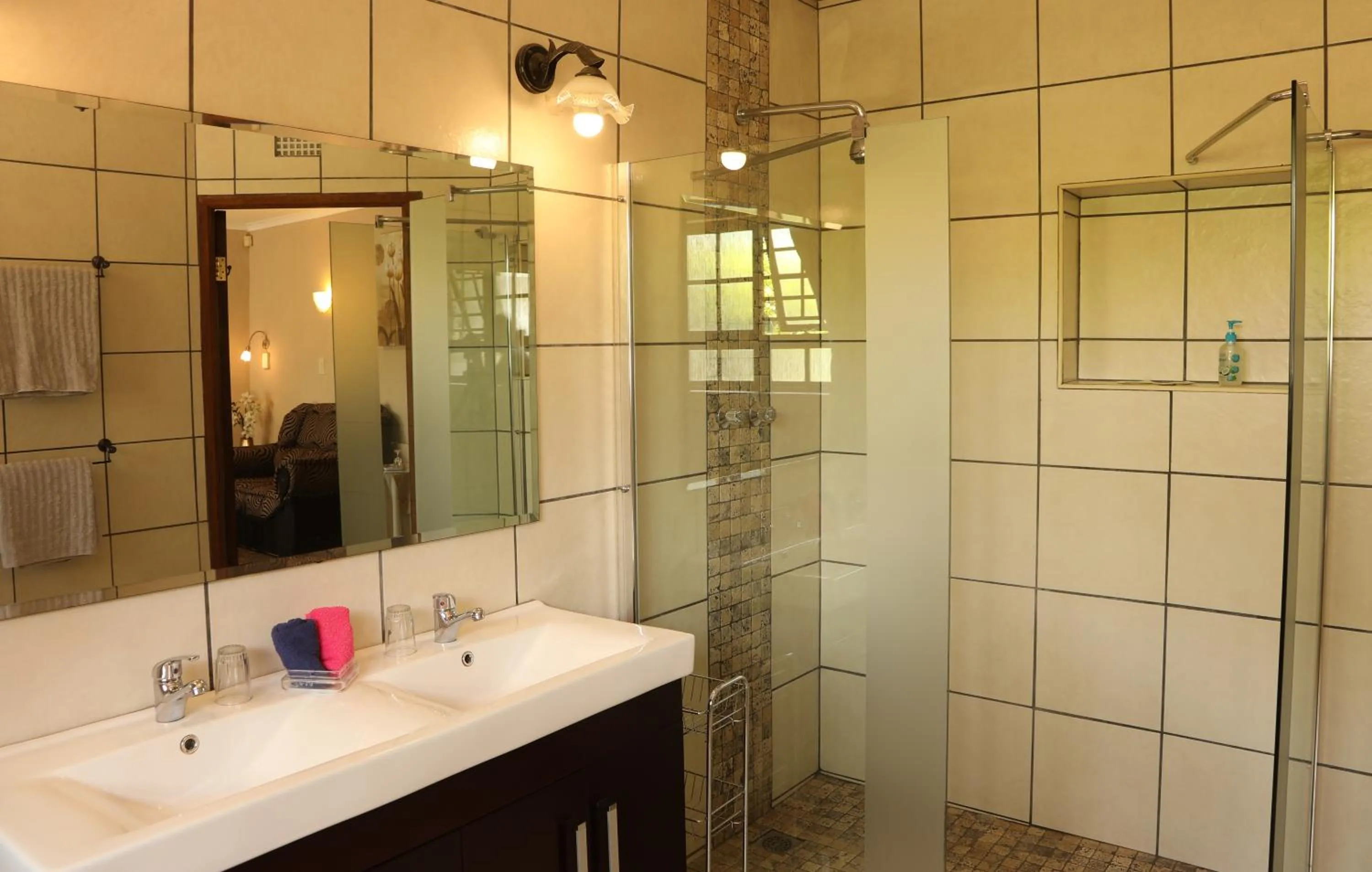 Shower in Villa Ticino Guest House