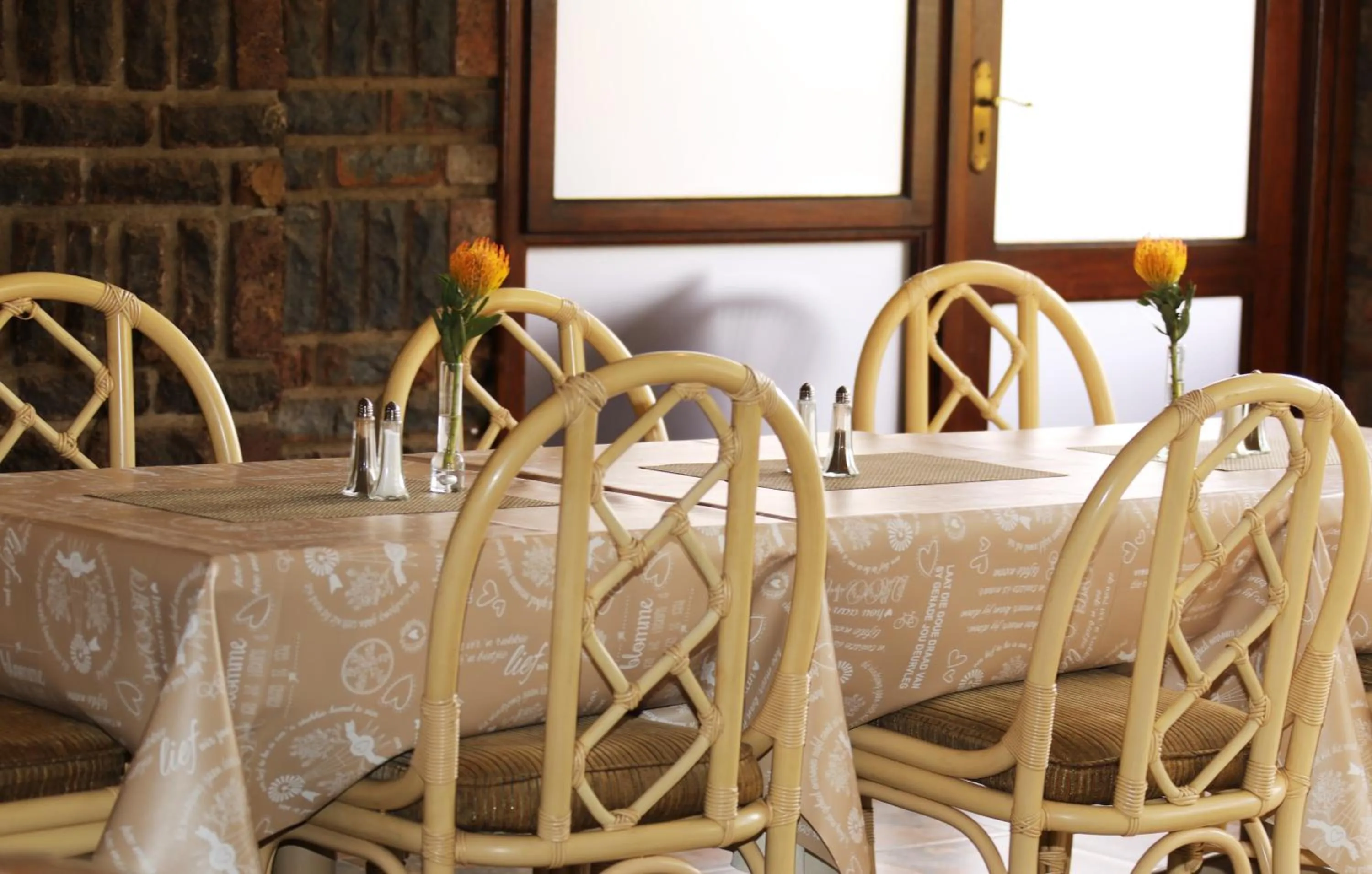 Restaurant/places to eat in Villa Ticino Guest House