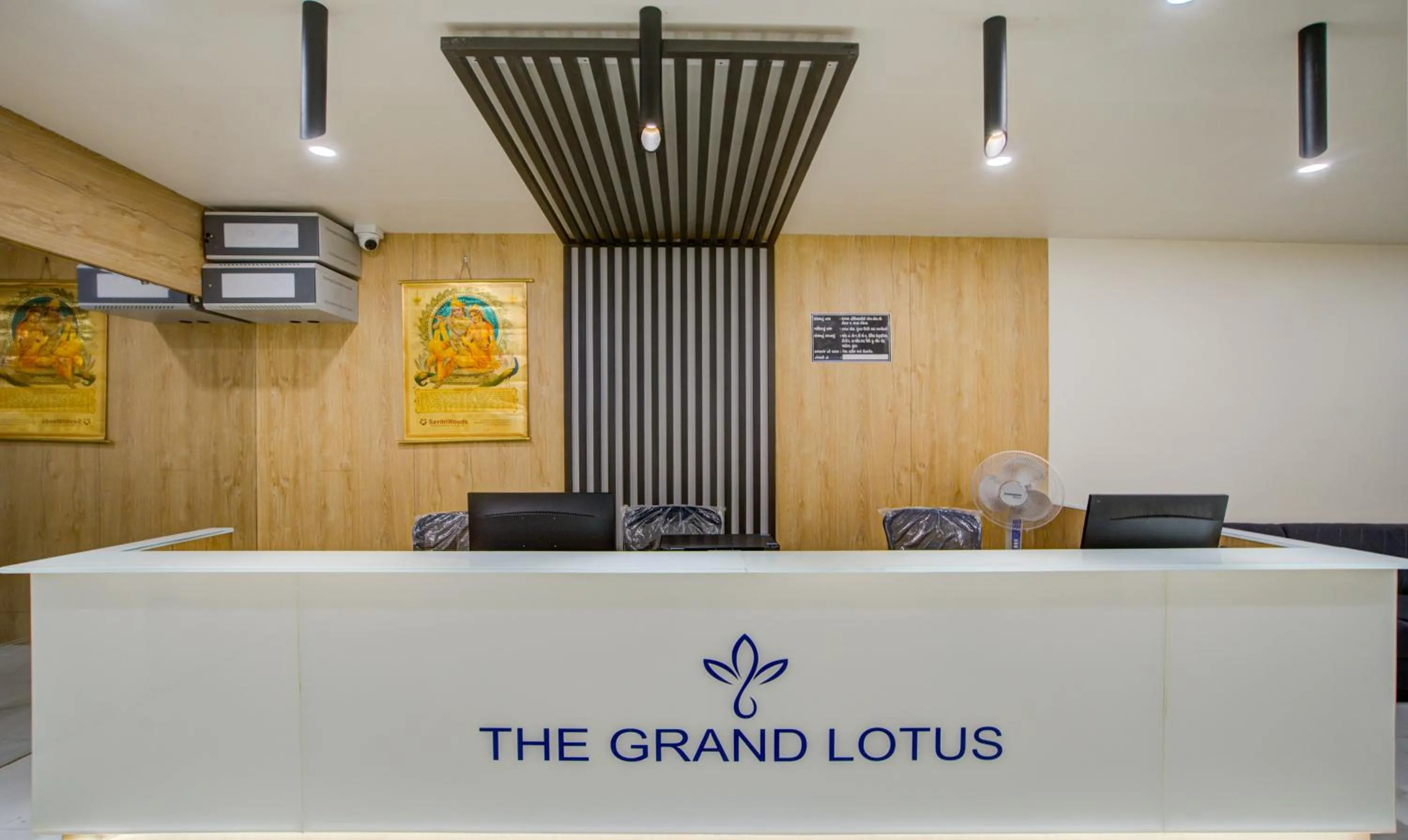 Lobby or reception in Treebo Grand Lotus - 3 km from Textile Market