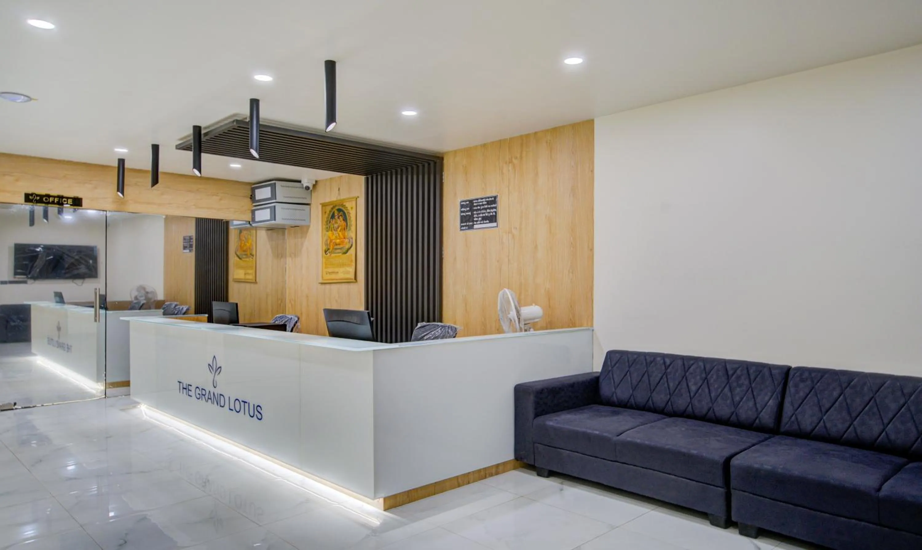 Lobby or reception in Treebo Grand Lotus - 3 km from Textile Market