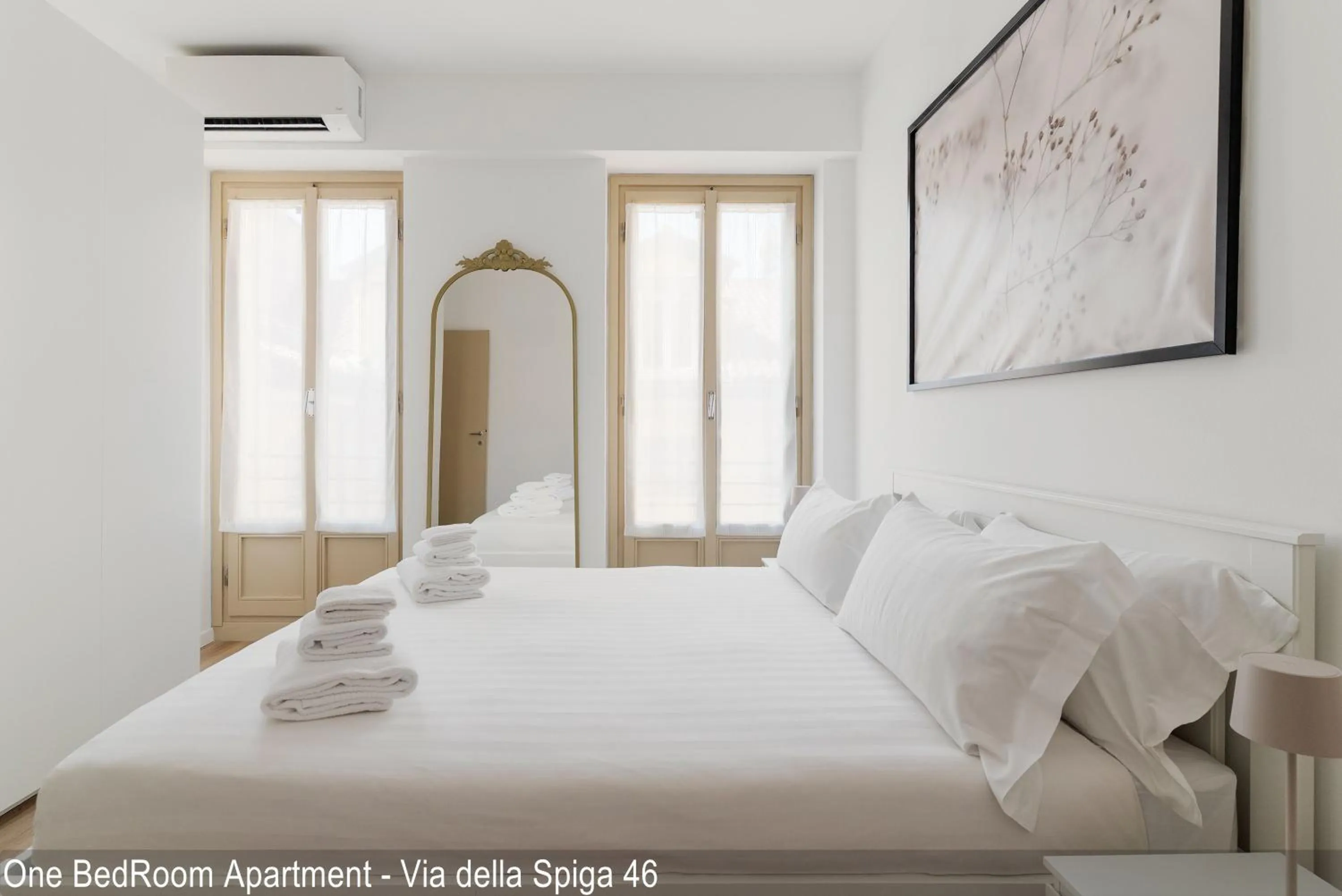 Bedroom, Bed in Brera Apartments in Via della Spiga
