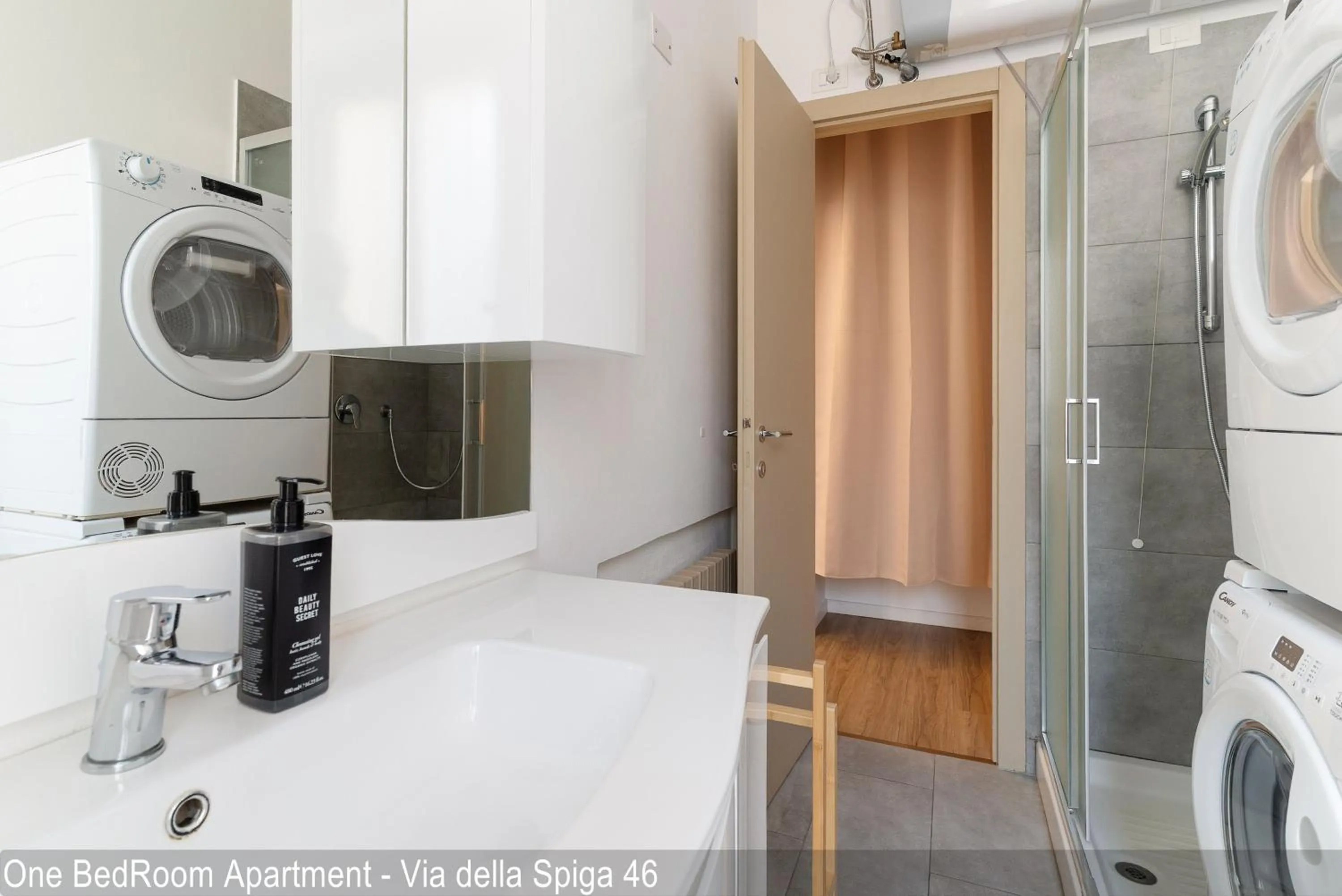Shower in Brera Apartments in Via della Spiga