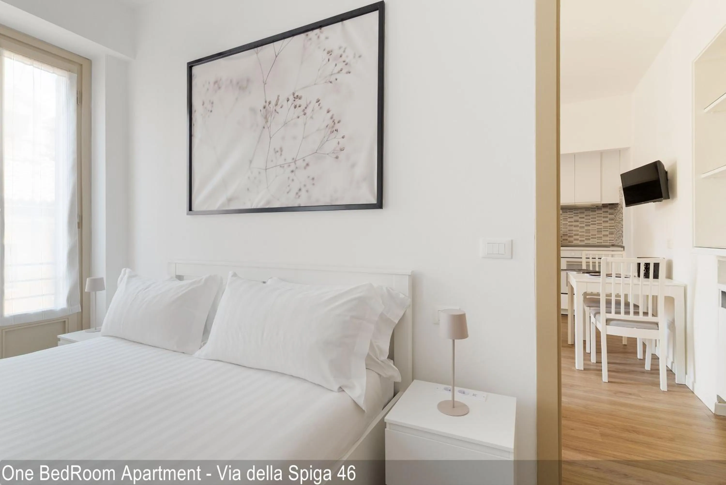 Bed in Brera Apartments in Via della Spiga