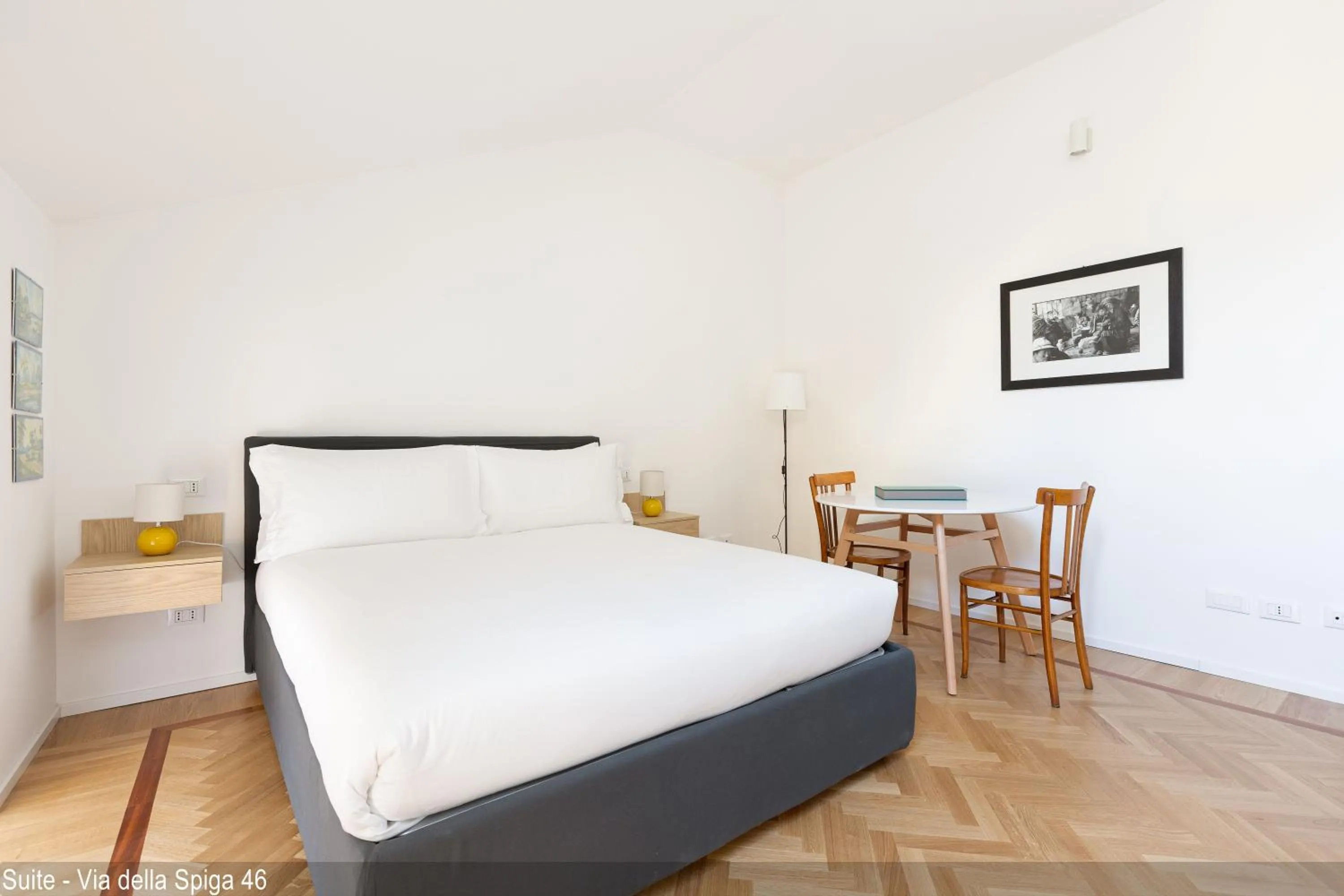 Bed in Brera Apartments in Via della Spiga