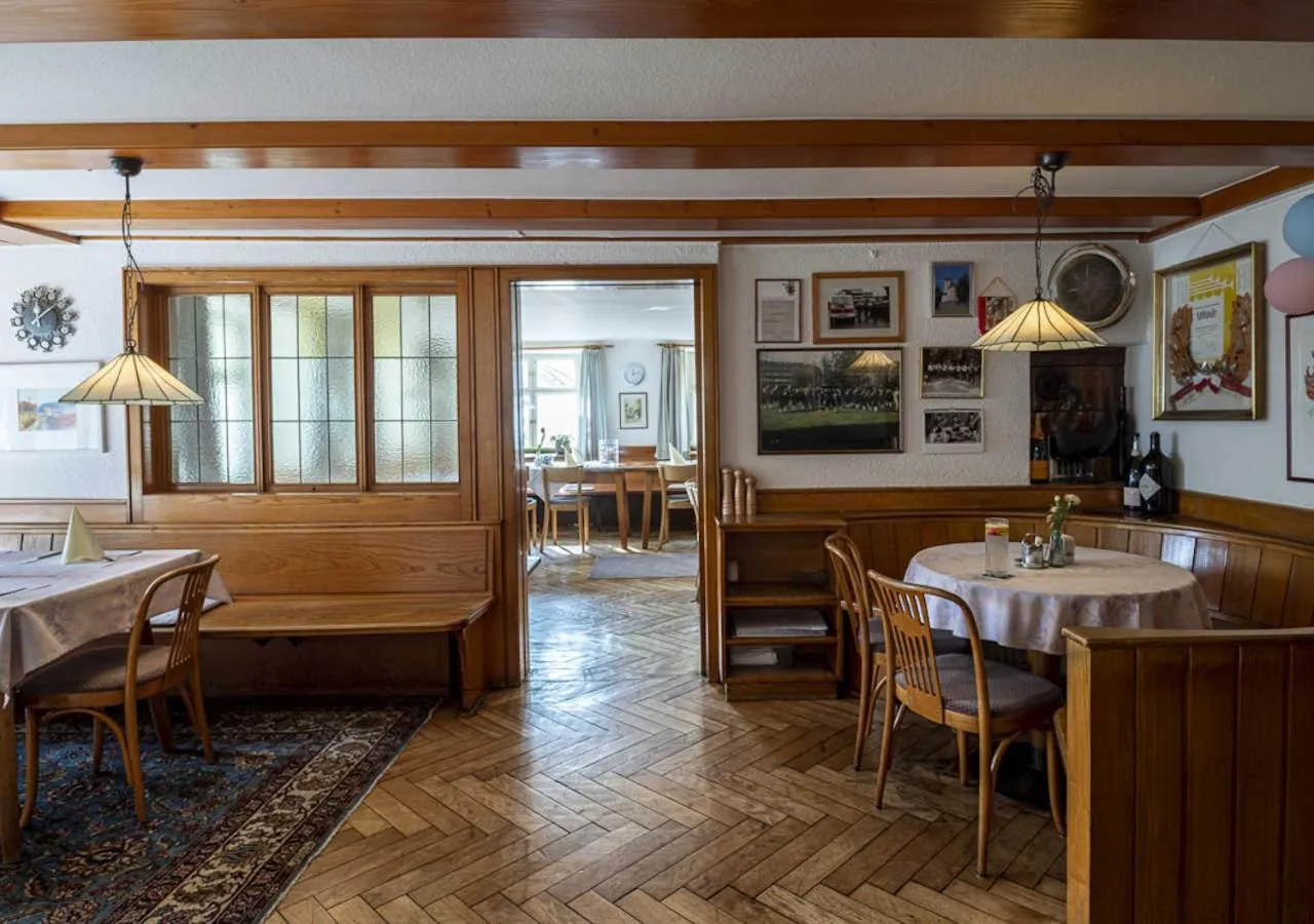 Restaurant/places to eat in Gasthof Löwen Tosters