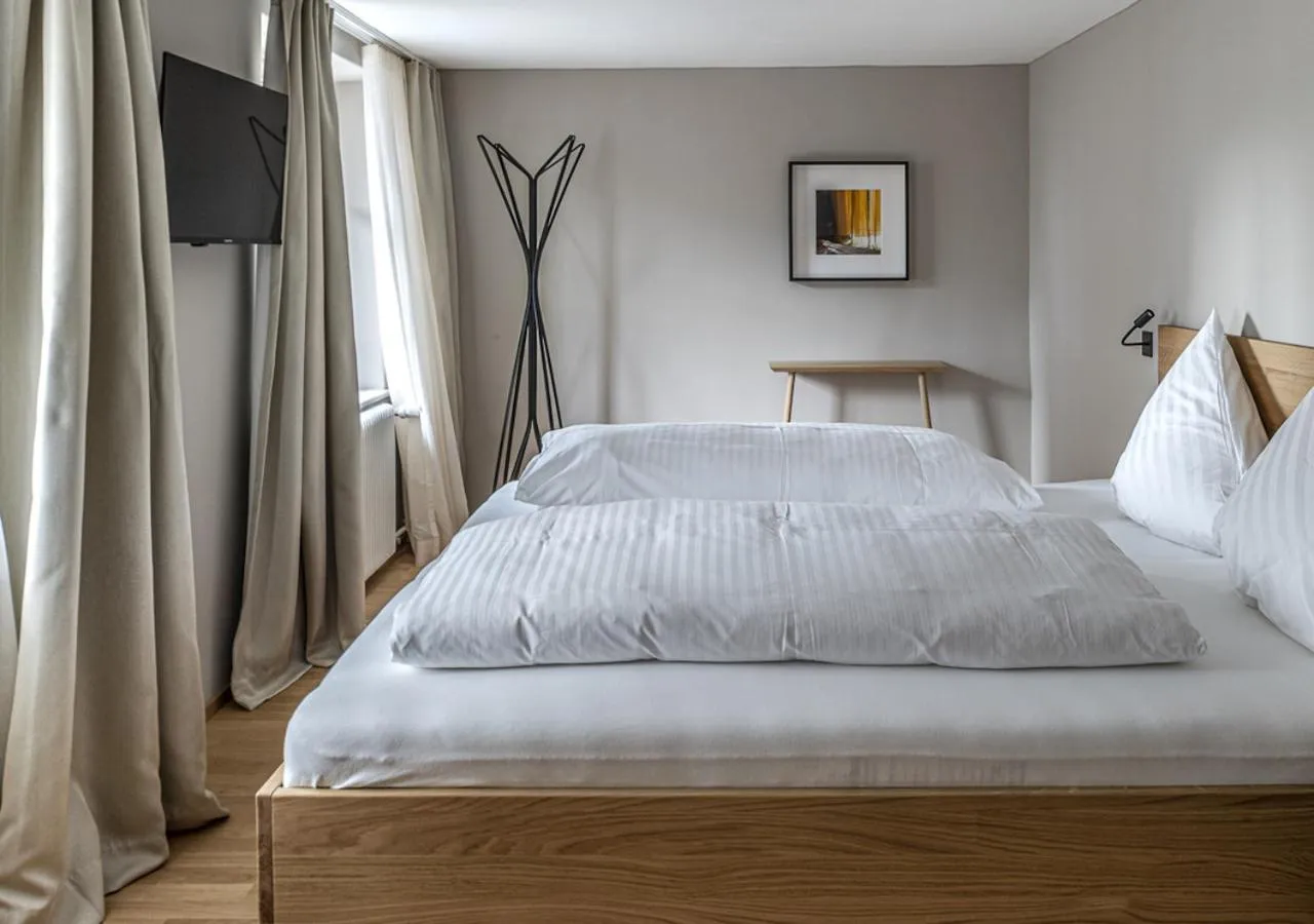 Bathroom, Bed in Gasthof Löwen Tosters
