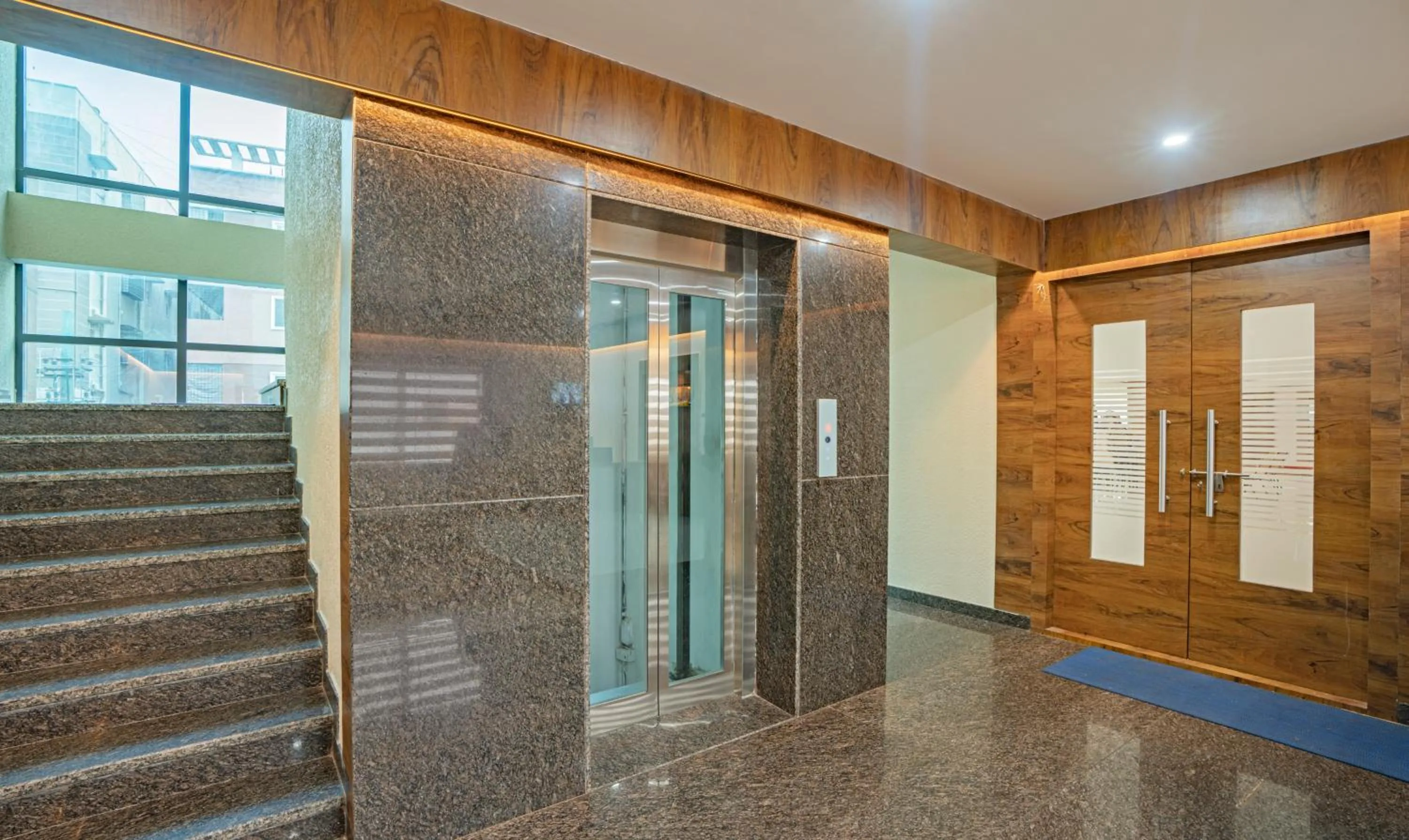 elevator in Treebo Global Stay, Uttarahalli