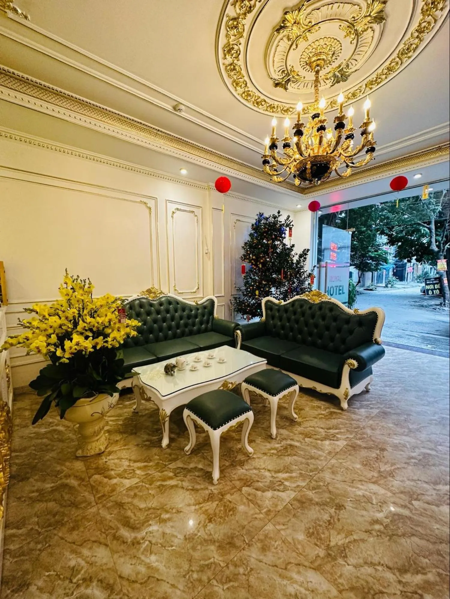 Living room in Royal Hotel Thanh Trì