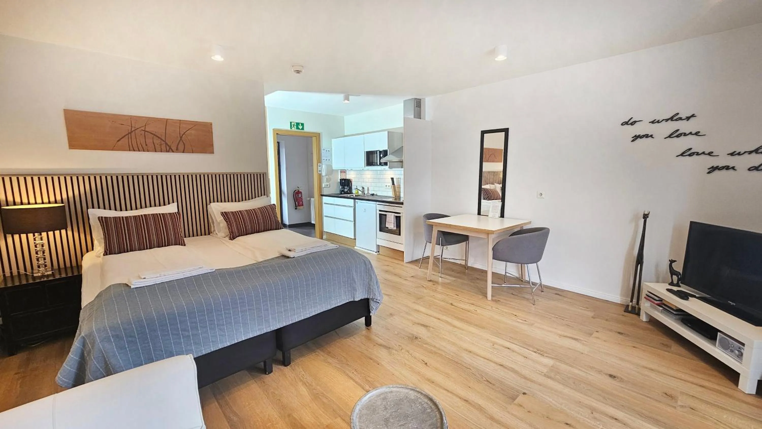 Bedroom, Bed in Reykjavik4You Apartments