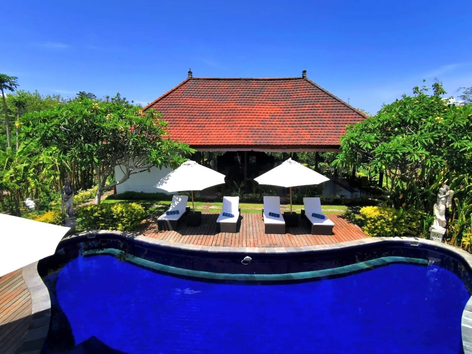 Patio in Maharatu Villa Lembongan