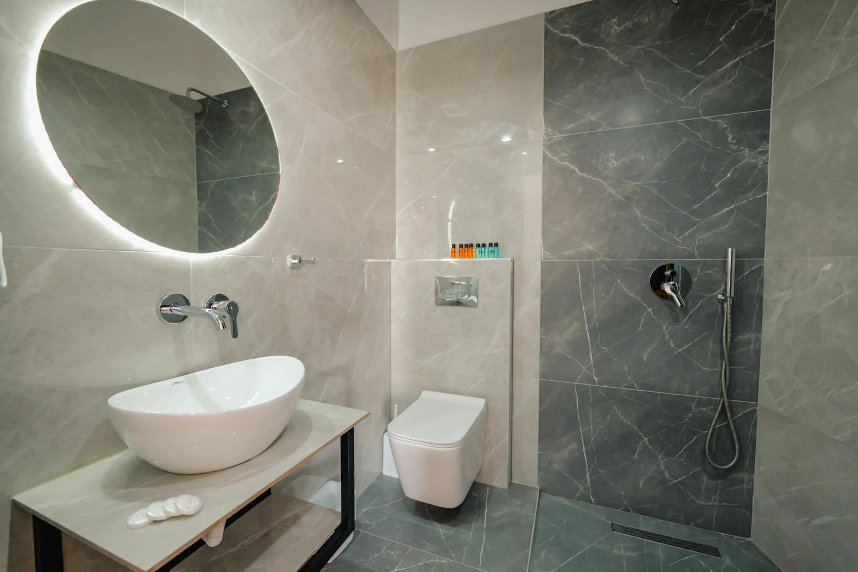 Shower in Hotel Summer