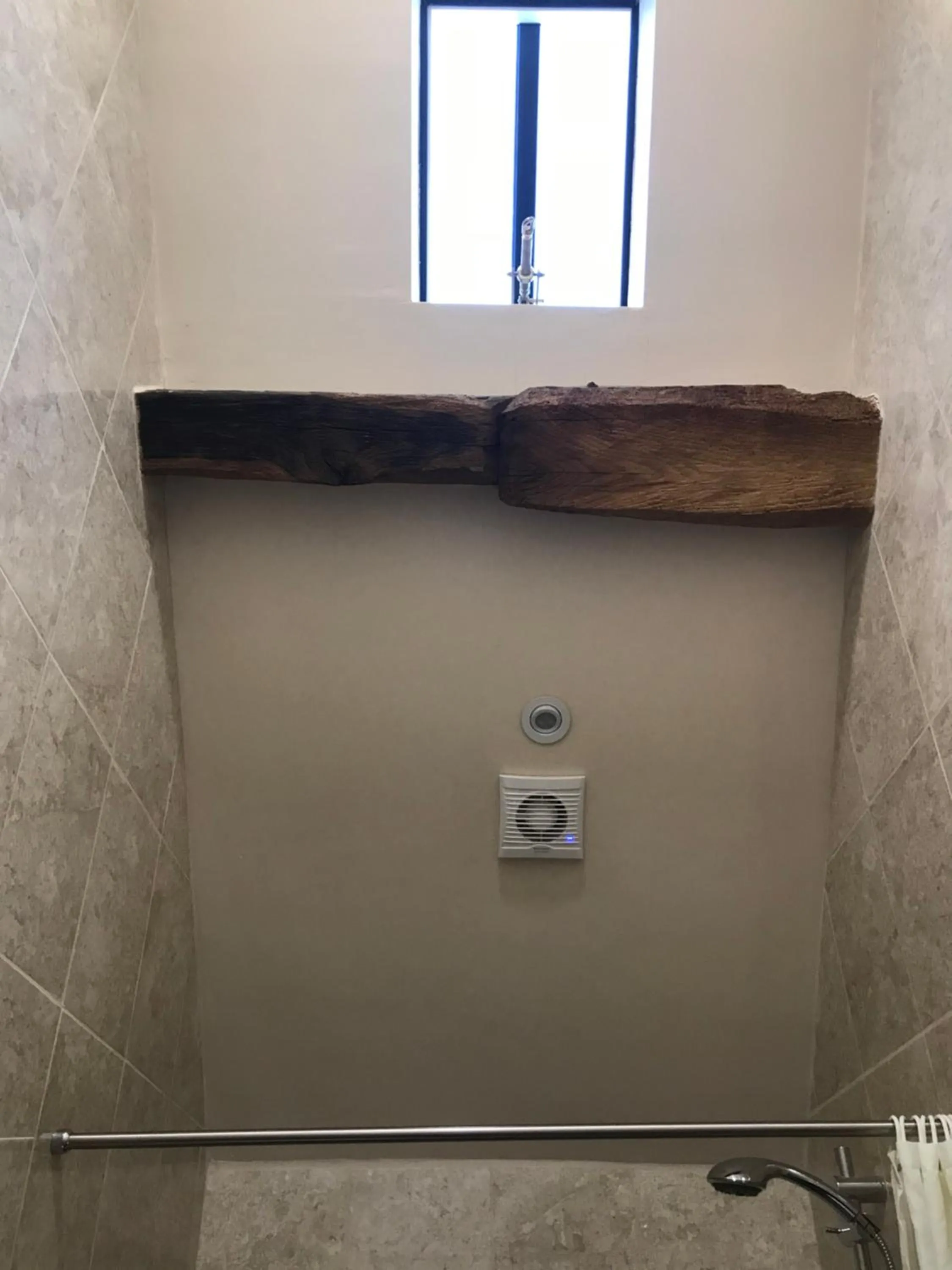 Bathroom in Nuneaton - Cottage - Sleeps 2 - Parking - Garden