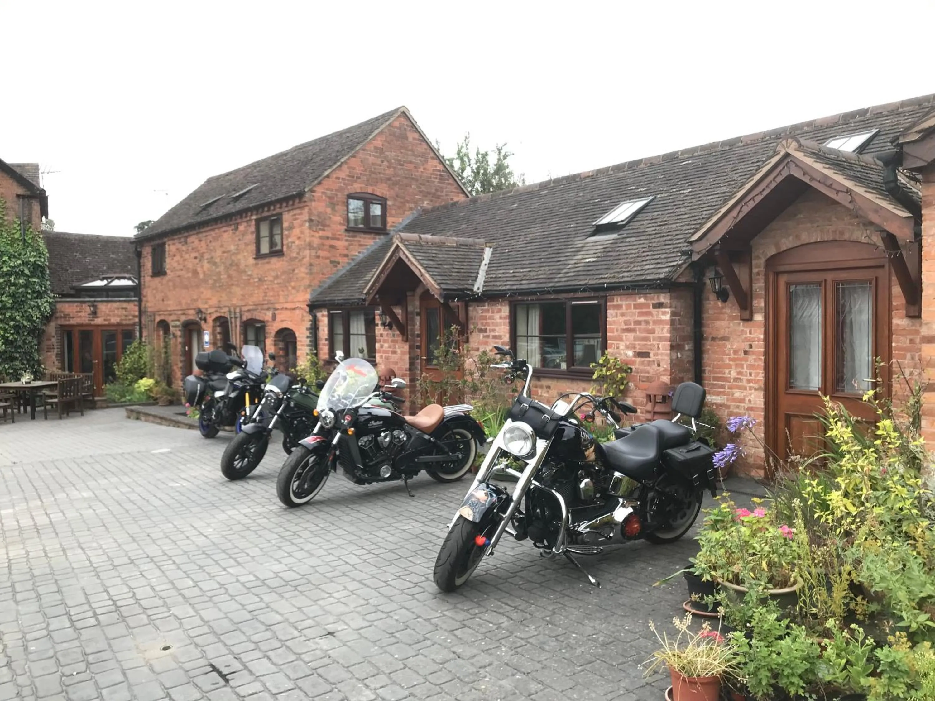 Day in Nuneaton - Cottage - Sleeps 2 - Parking - Garden