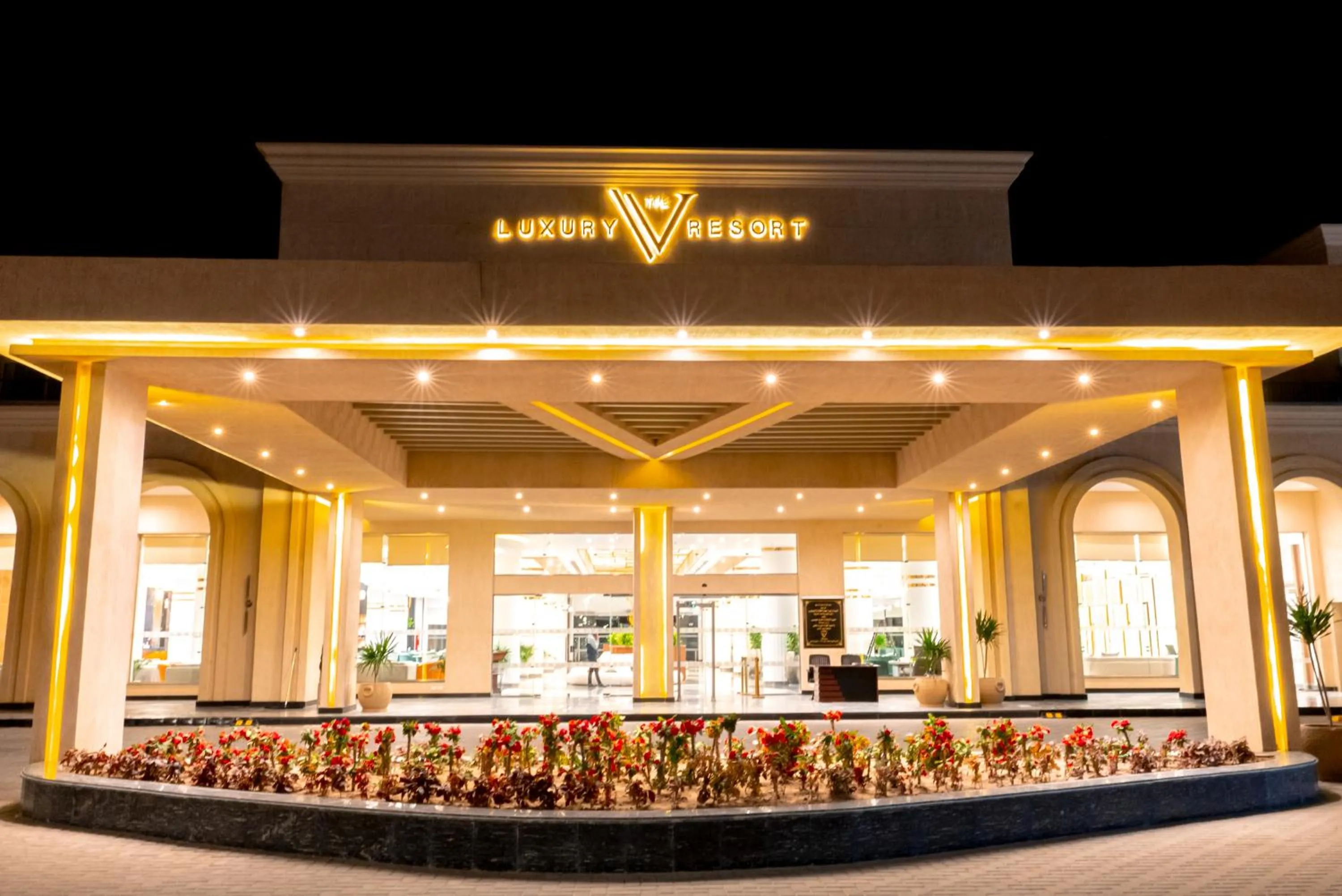 Night in THE V Luxury Resort Sahl Hasheesh