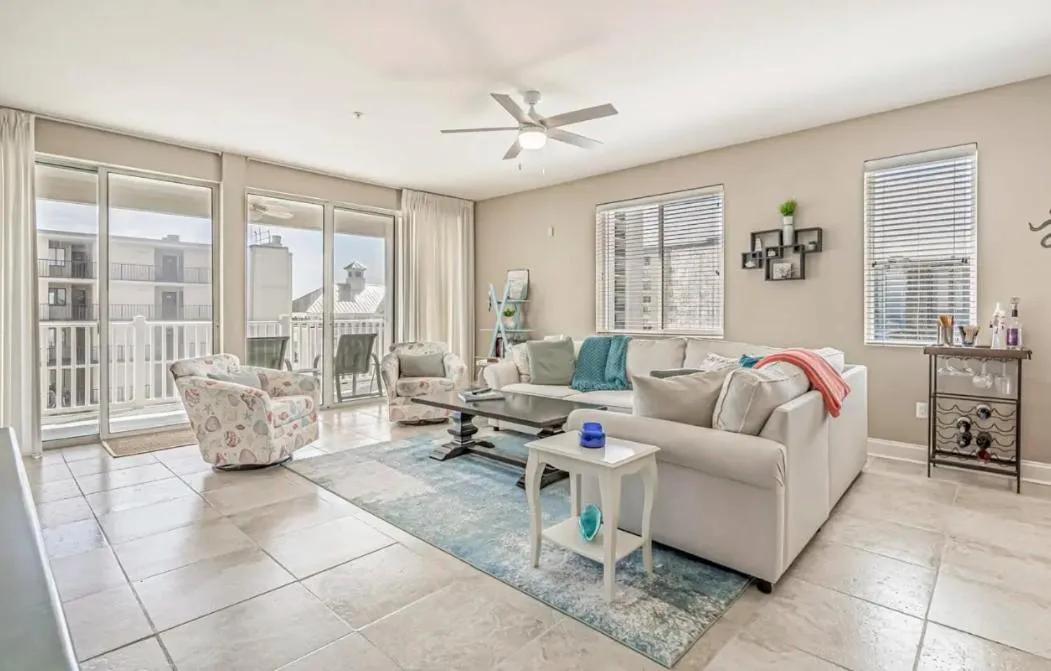 Stunning Ocean Breeze Luxury Villas 4D-Across The Street From The Ocean! Sleeps 10 guests!