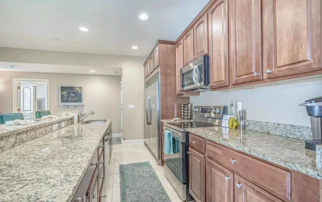 Stunning Ocean Breeze Luxury Villas 4D-Across The Street From The Ocean! Sleeps 10 guests!