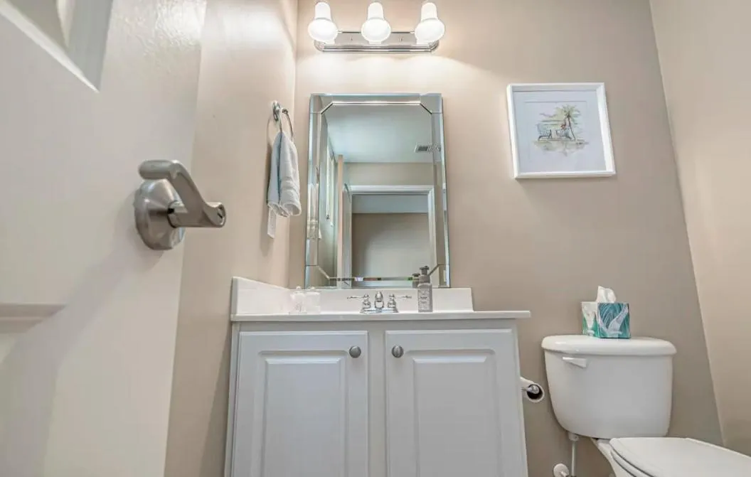 Stunning Ocean Breeze Luxury Villas 4D-Across The Street From The Ocean! Sleeps 10 guests!