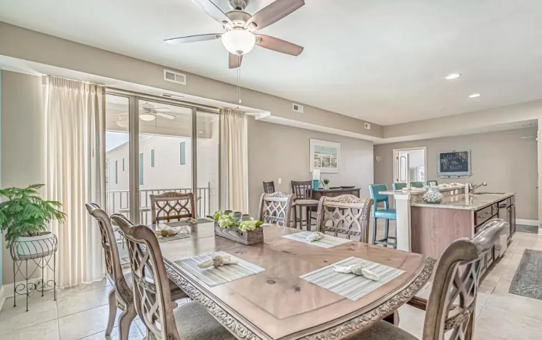 Stunning Ocean Breeze Luxury Villas 4D-Across The Street From The Ocean! Sleeps 10 guests!