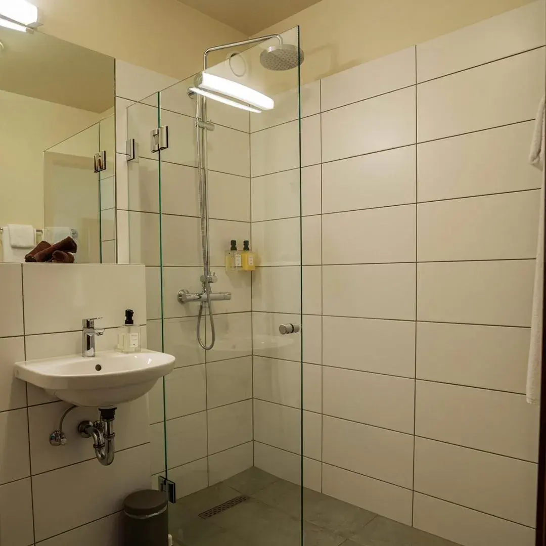 Double Room with Lake View in Hotel Hallormsstadur Double Room with Lake View in Hotel Hallormsstadur