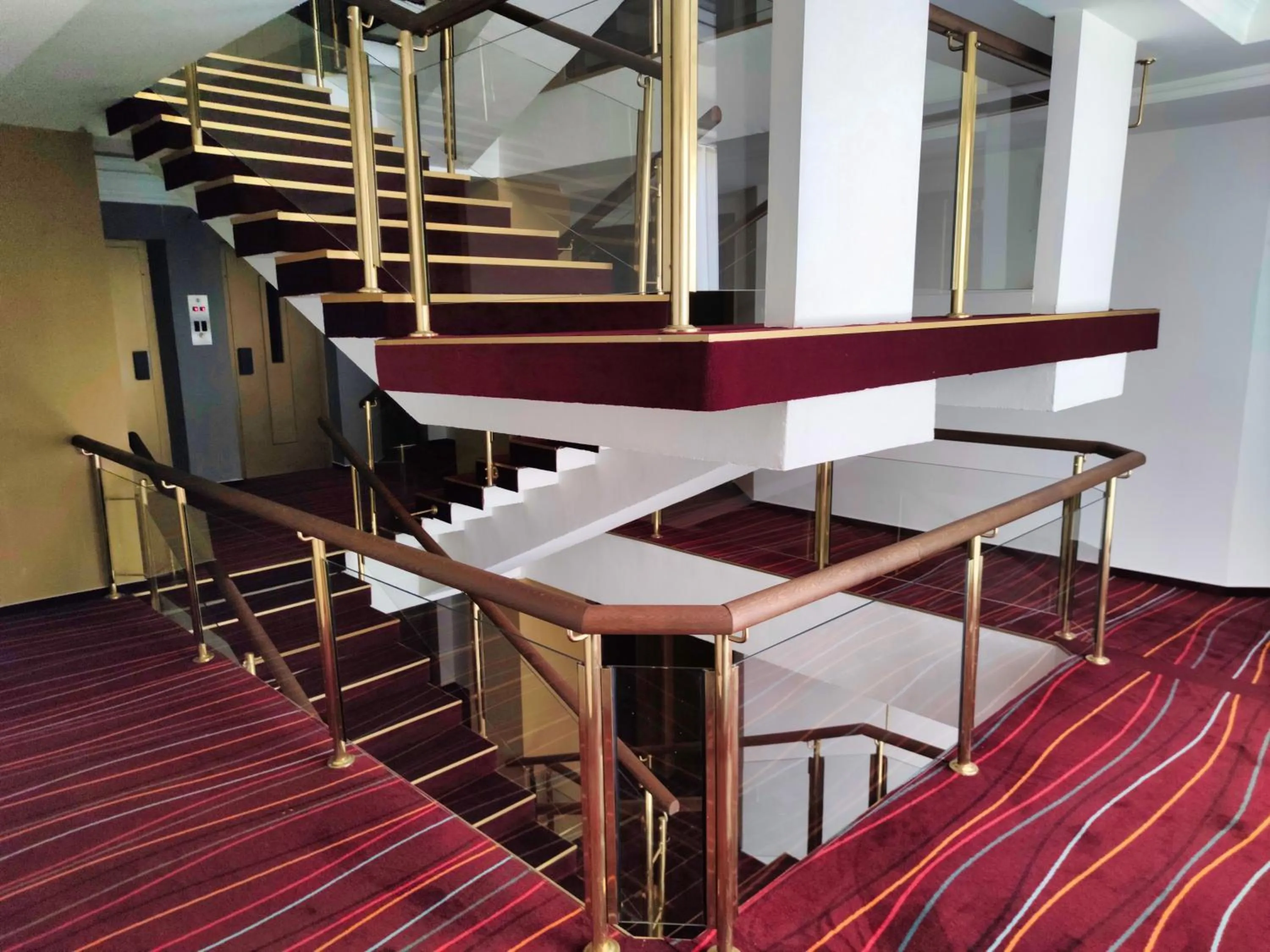 elevator in Oaza Hotel