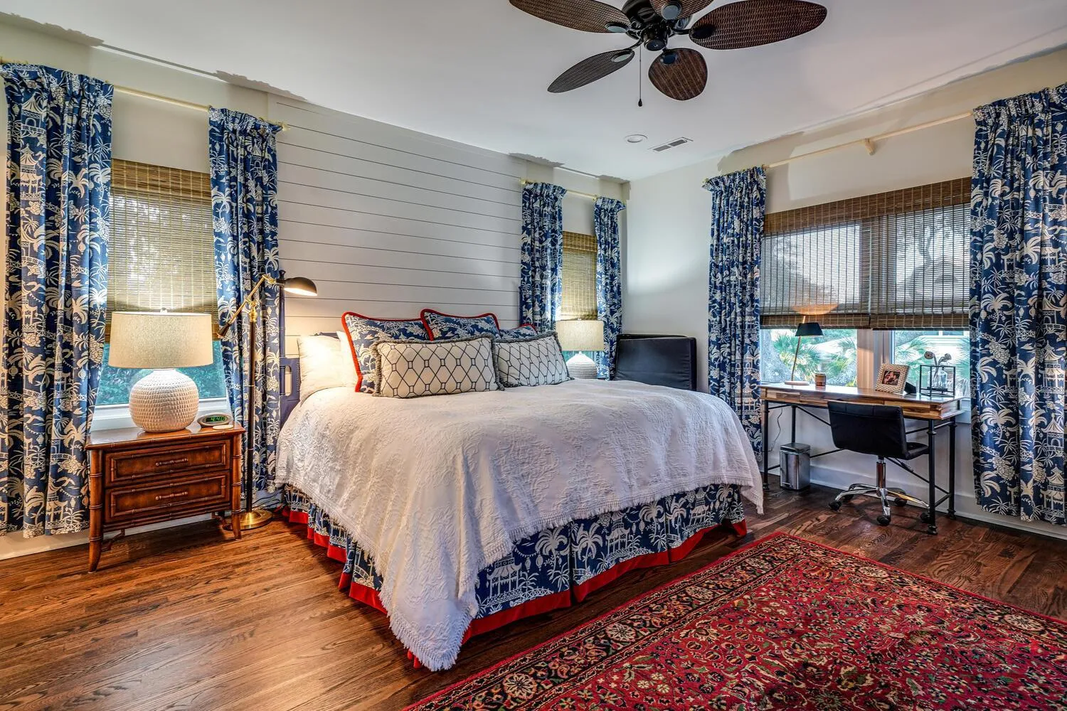 Photo of the whole room, Bed in Seaside Cottage 81 - Pristine Grand Pavilion Home Pool Pass