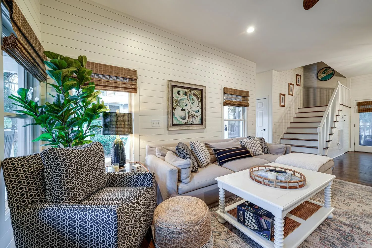 Living room in Seaside Cottage 81 - Pristine Grand Pavilion Home Pool Pass