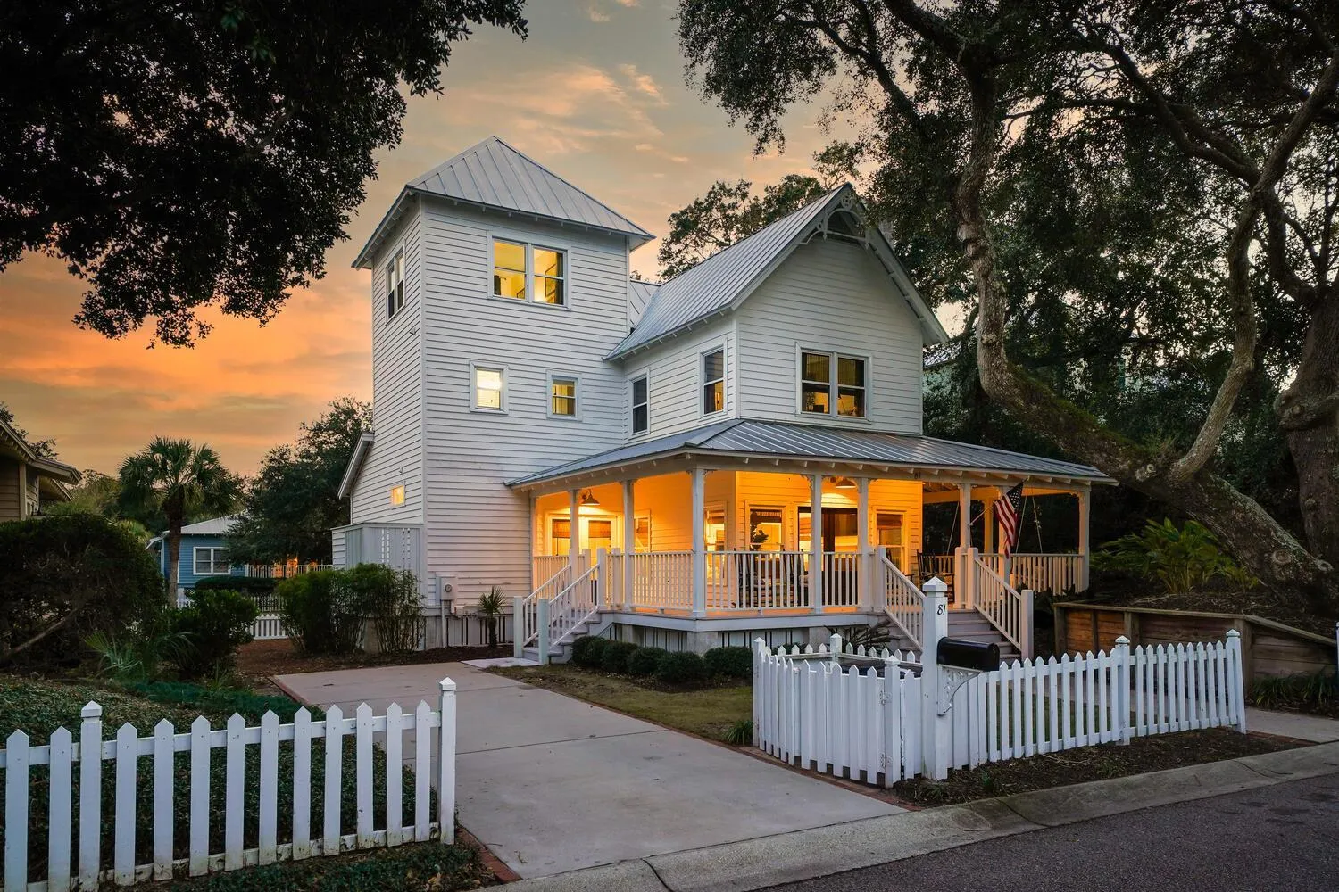 Property building in Seaside Cottage 81 - Pristine Grand Pavilion Home Pool Pass