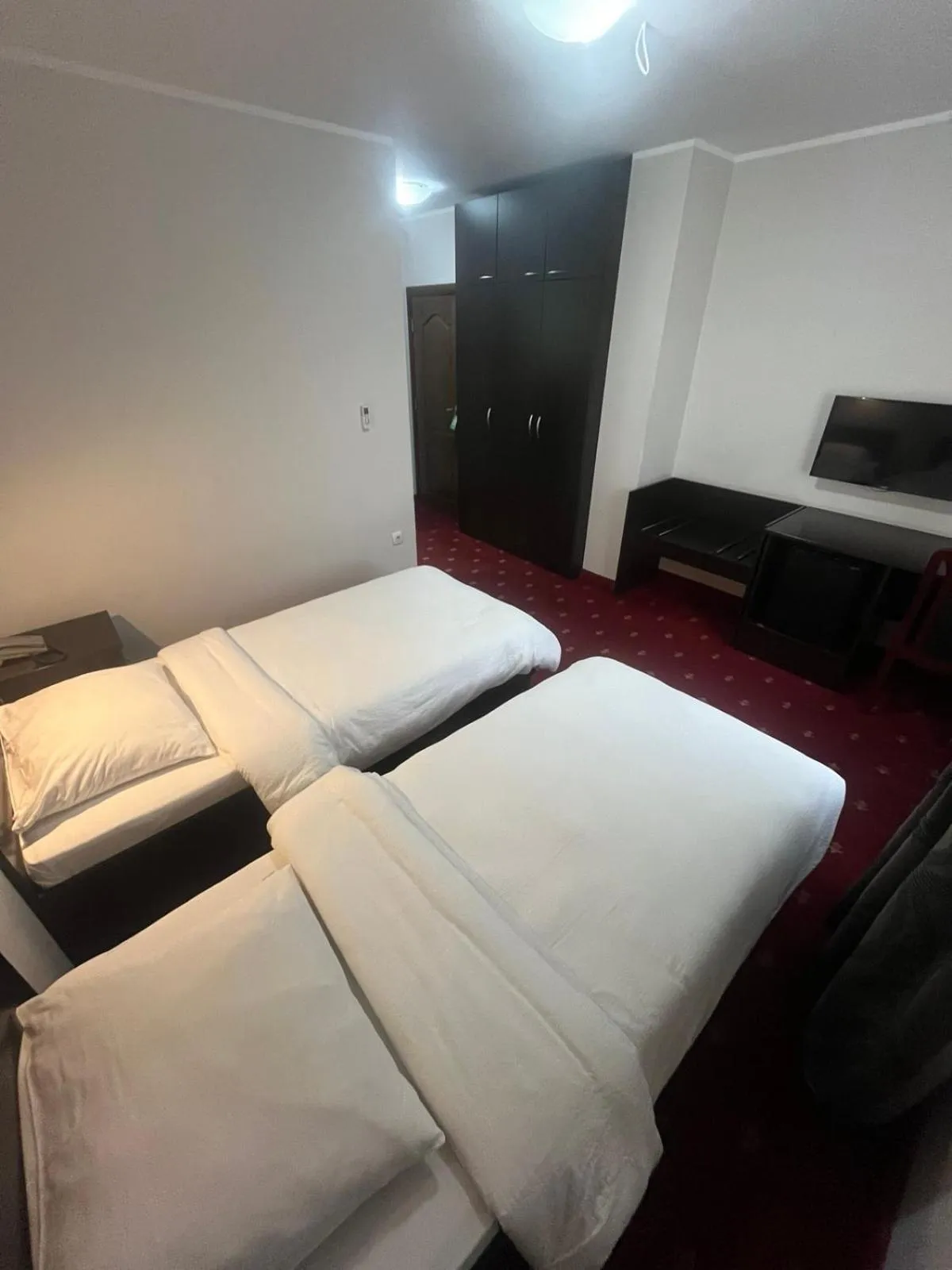 Photo of the whole room, Bed in Hotel Elegance