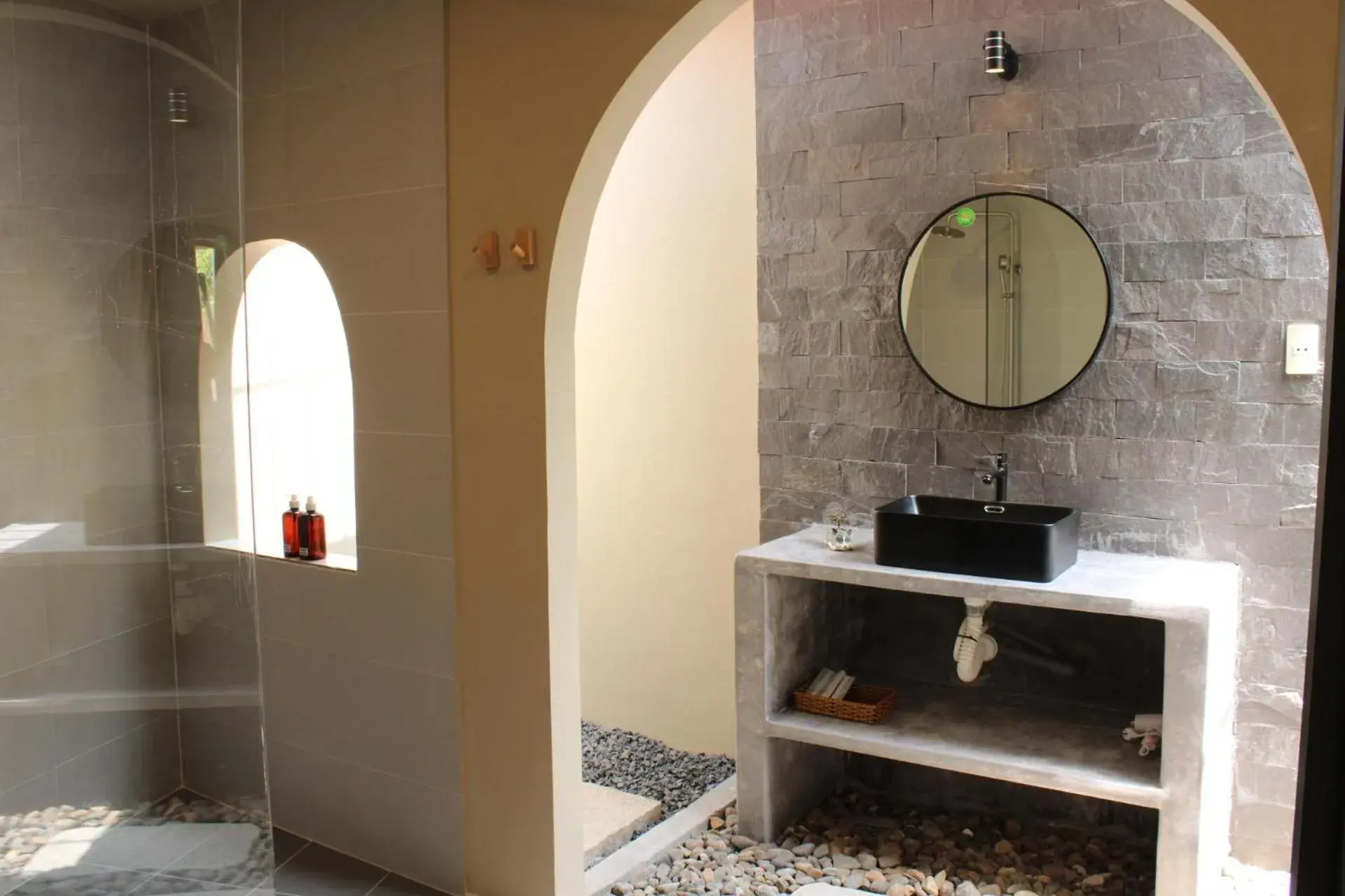 Deluxe King Room in escVACA - Your Stay in Mui Ne Deluxe King Room in escVACA - Your Stay in Mui Ne