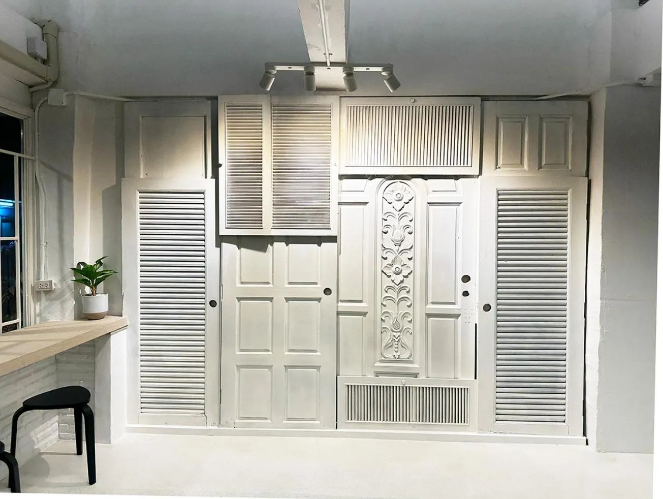 Communal lounge/ TV room in River Home Bangkok