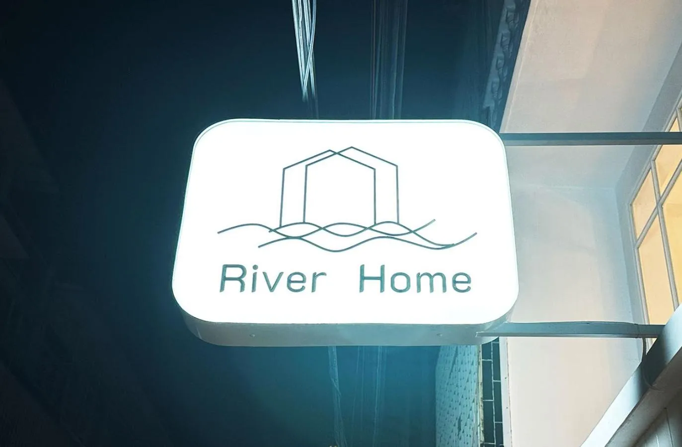 Logo/Certificate/Sign in River Home Bangkok