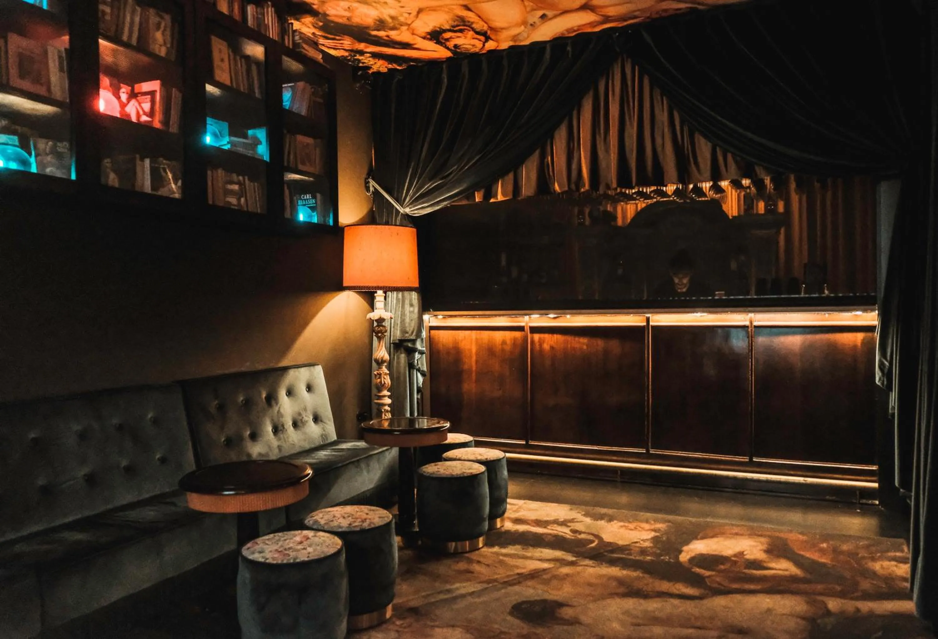 Lounge or bar in Pensão Amor Madam's Lodge