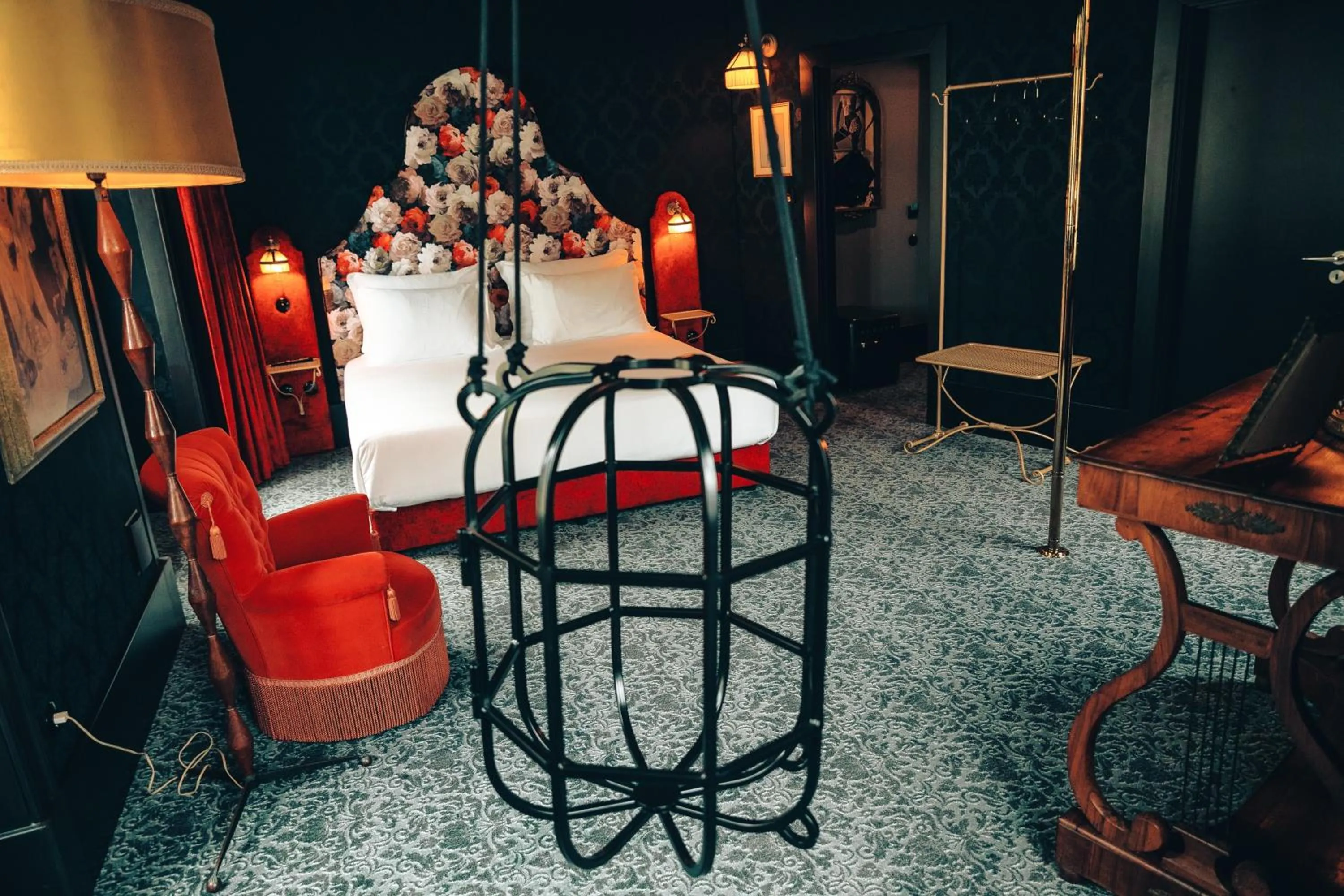 Bed in Pensão Amor Madam's Lodge