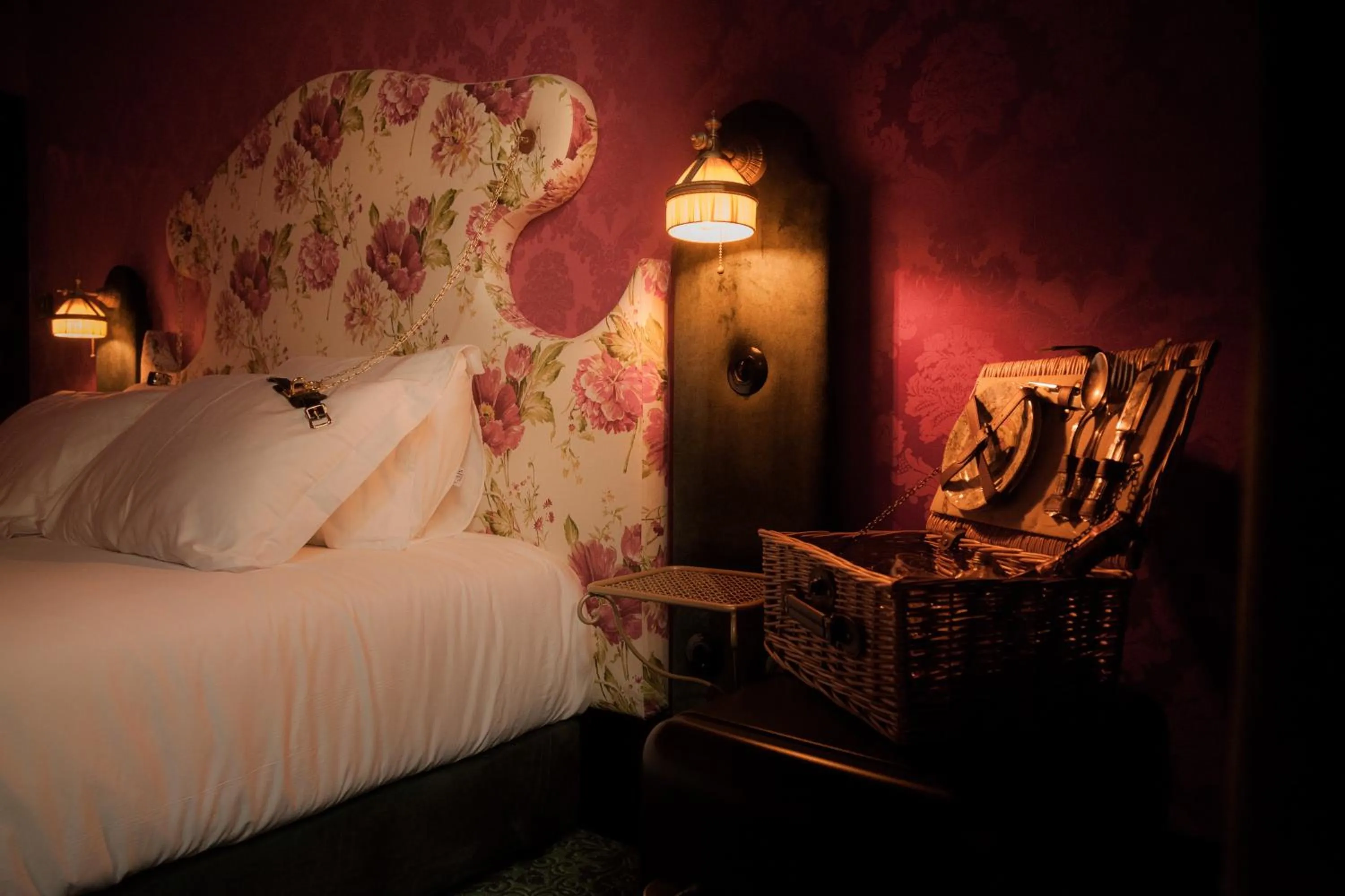 Bed in Pensão Amor Madam's Lodge