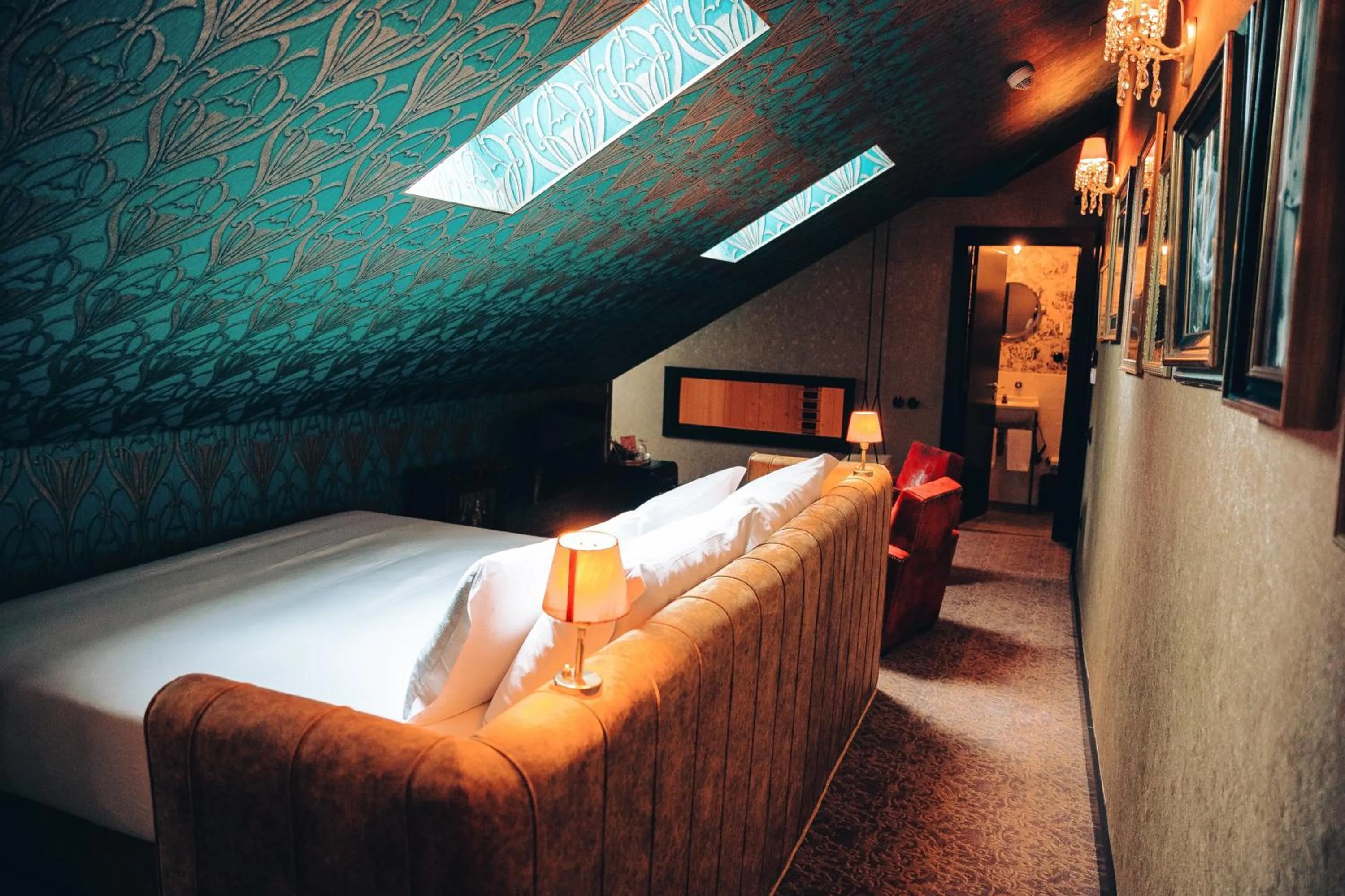 Bed in Pensão Amor Madam's Lodge