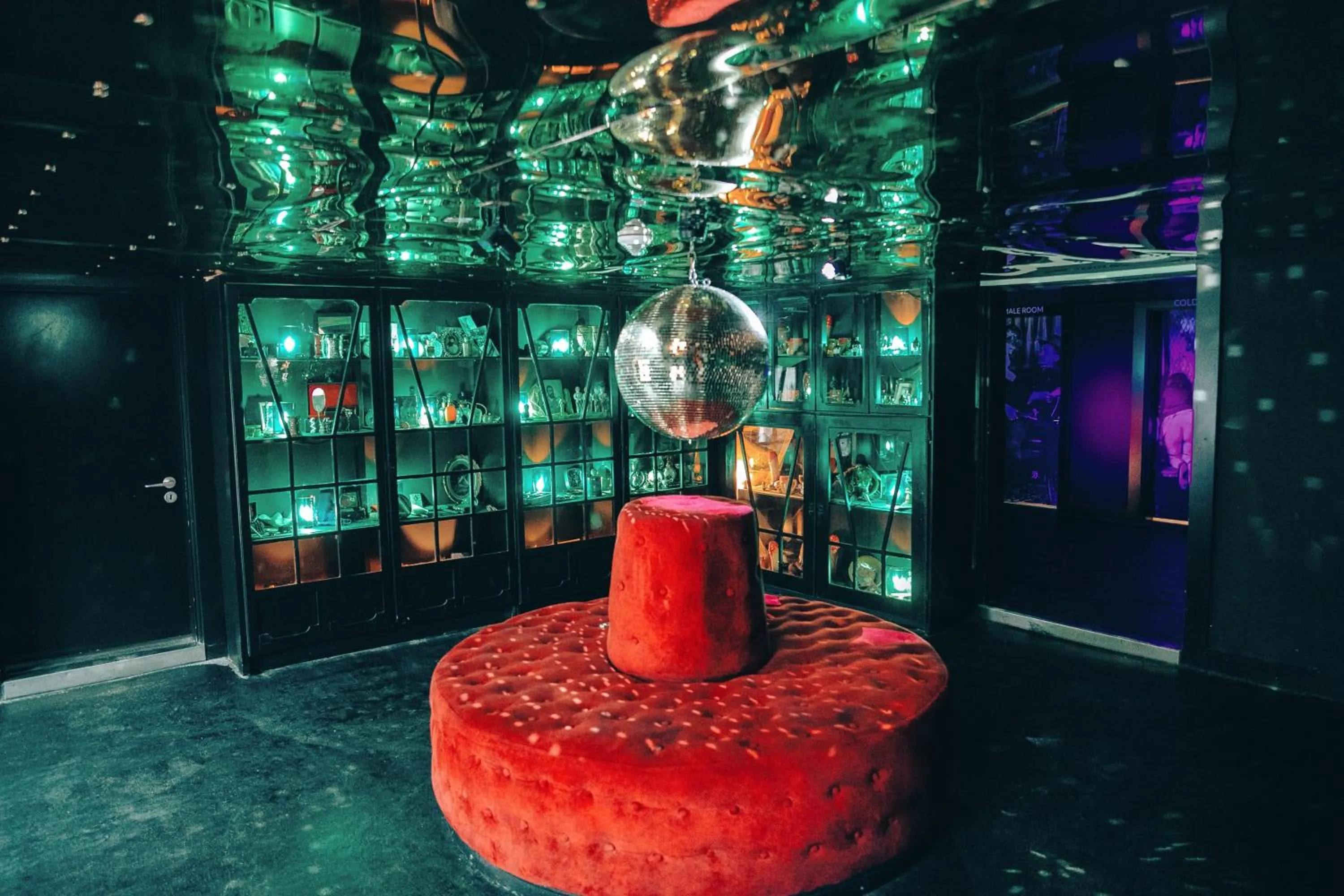 Lounge or bar in Pensão Amor Madam's Lodge