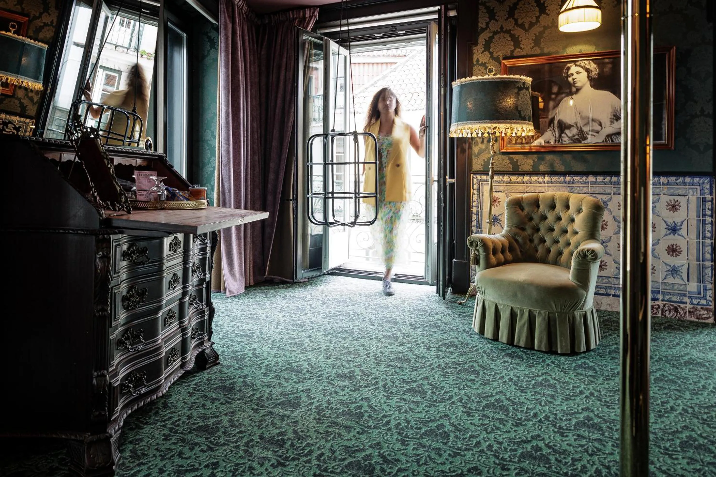 Decorative detail in Pensão Amor Madam's Lodge