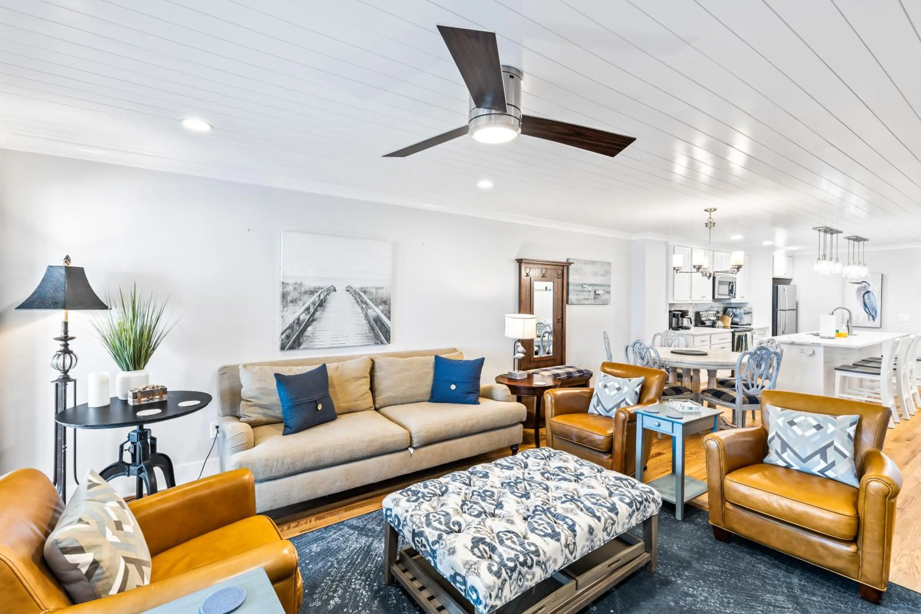 Living room in Beach Club Villa 32 - Newly Renovated! Direct Oceanfront