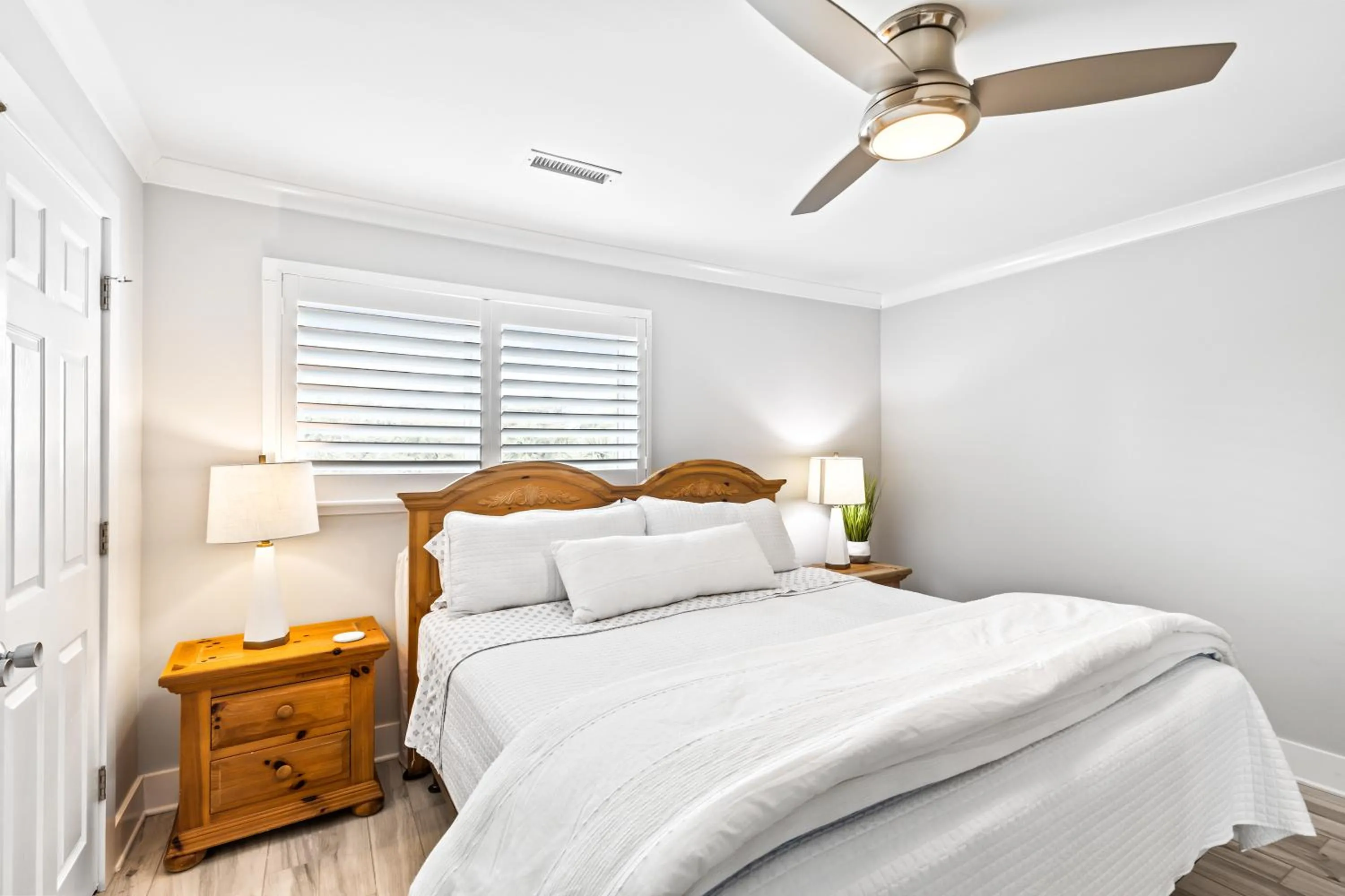 Bedroom, Bed in Beach Club Villa 32 - Newly Renovated! Direct Oceanfront