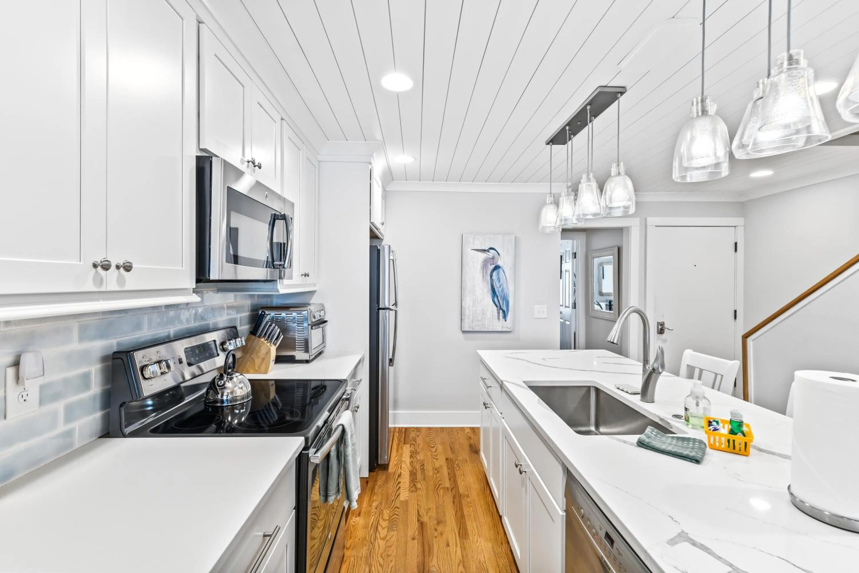 Kitchen or kitchenette in Beach Club Villa 32 - Newly Renovated! Direct Oceanfront