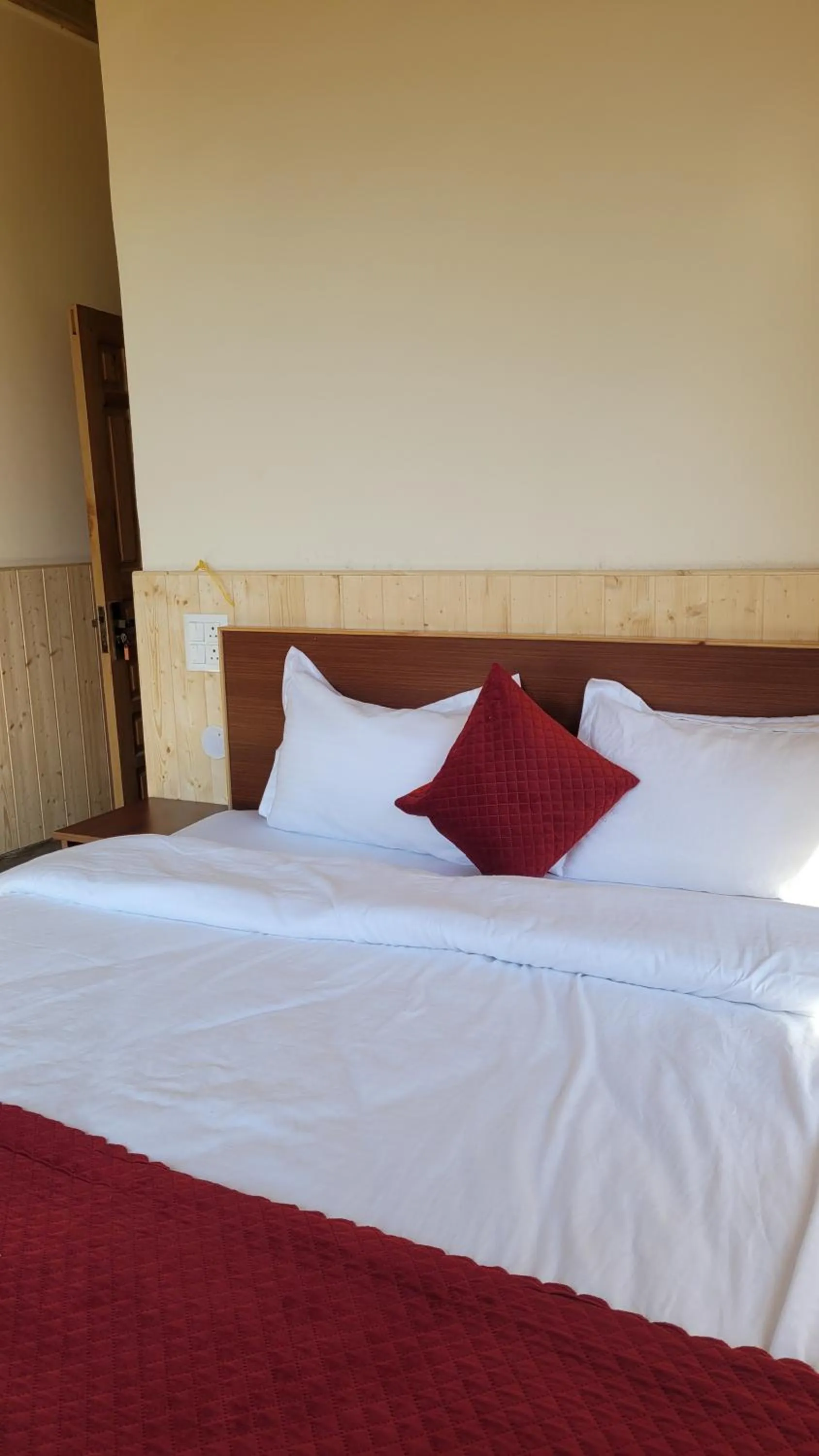 Bedroom, Bed in The Kamru Riverside Camps and Resorts