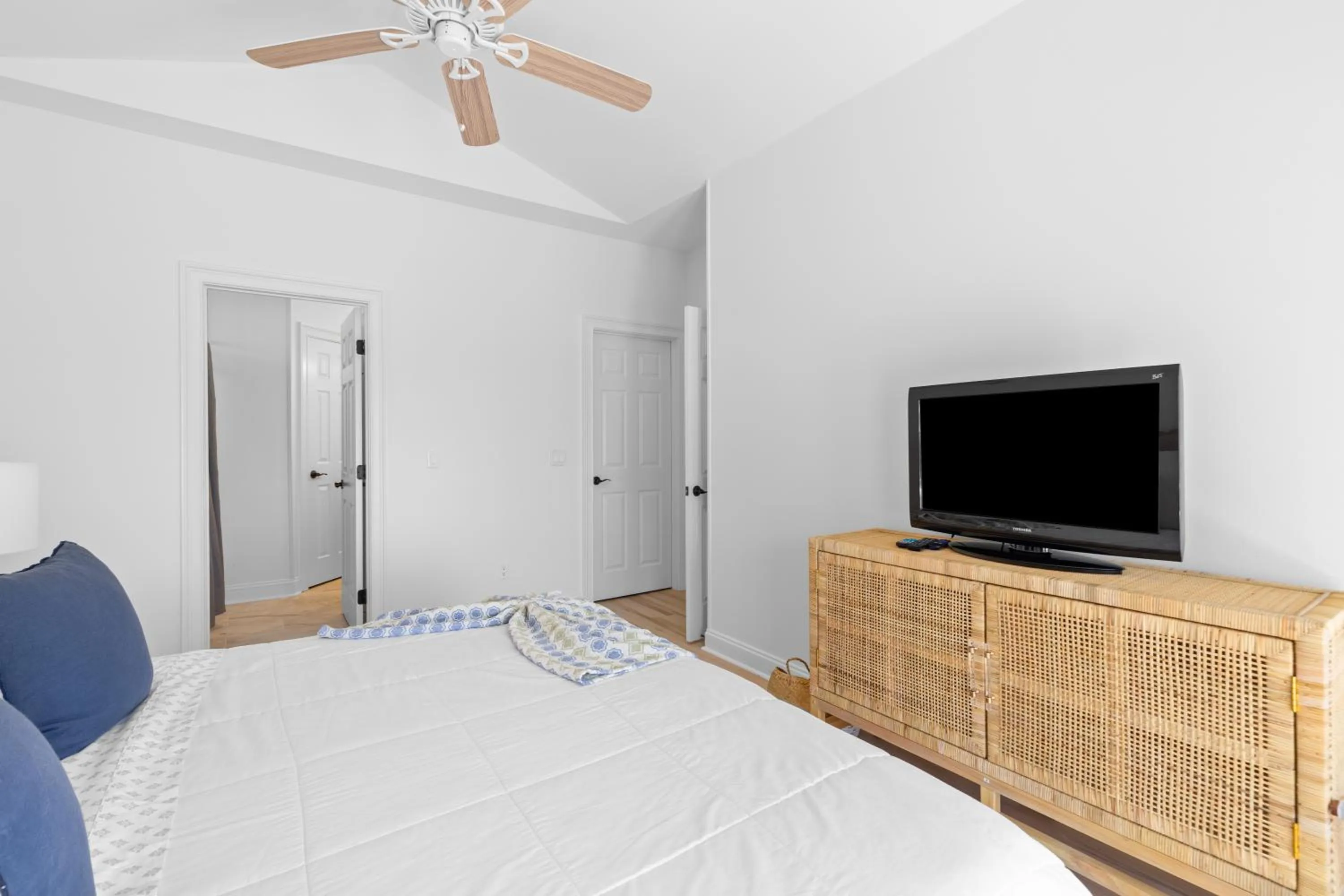 Bedroom, Bed in 3 Summer Dunes - Classic Ocean View Beach House!