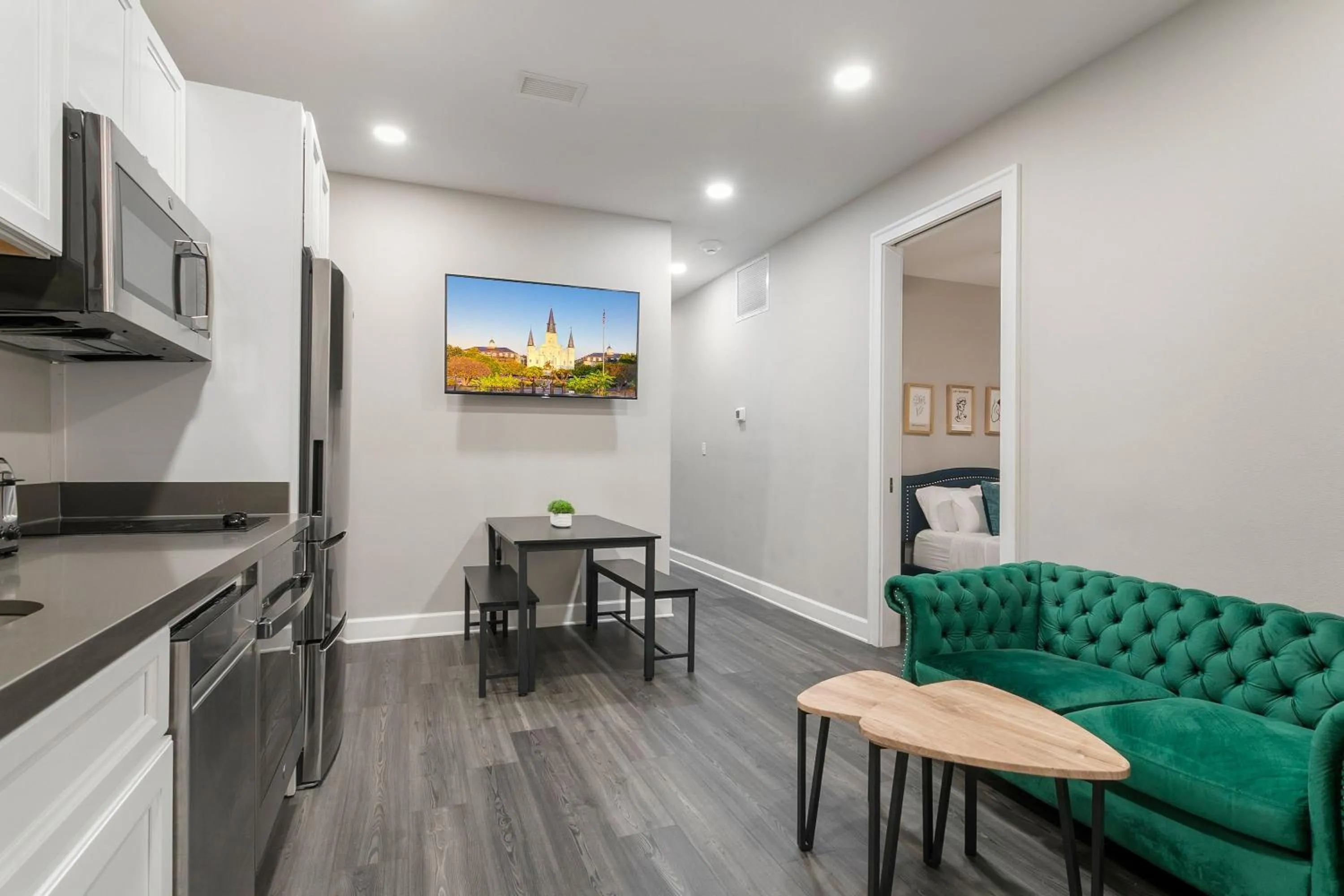 Living room in Bywater Suite Hotel